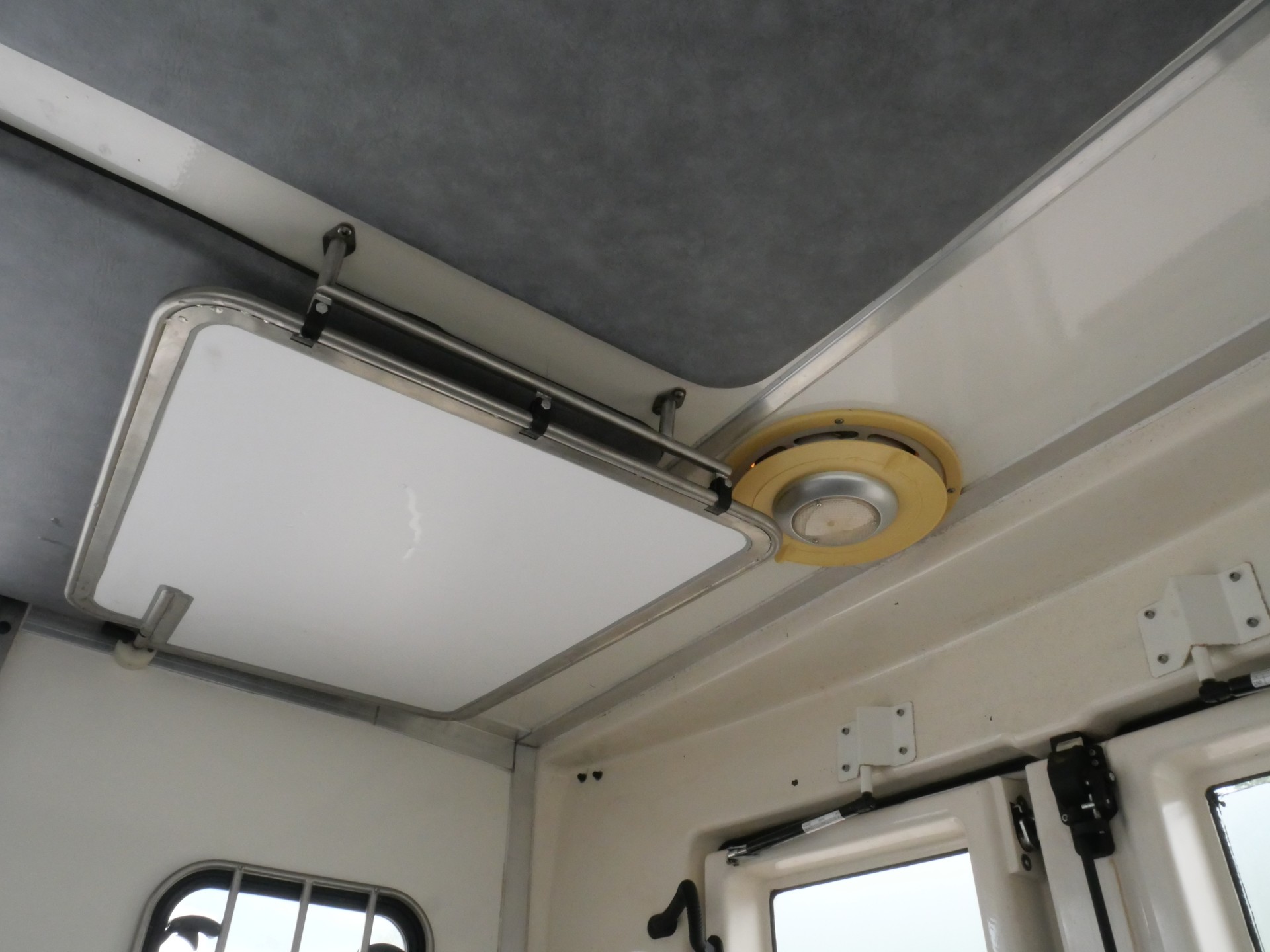 RENAULT Paragan Pferdetransporter Selbstfahrer-image-17