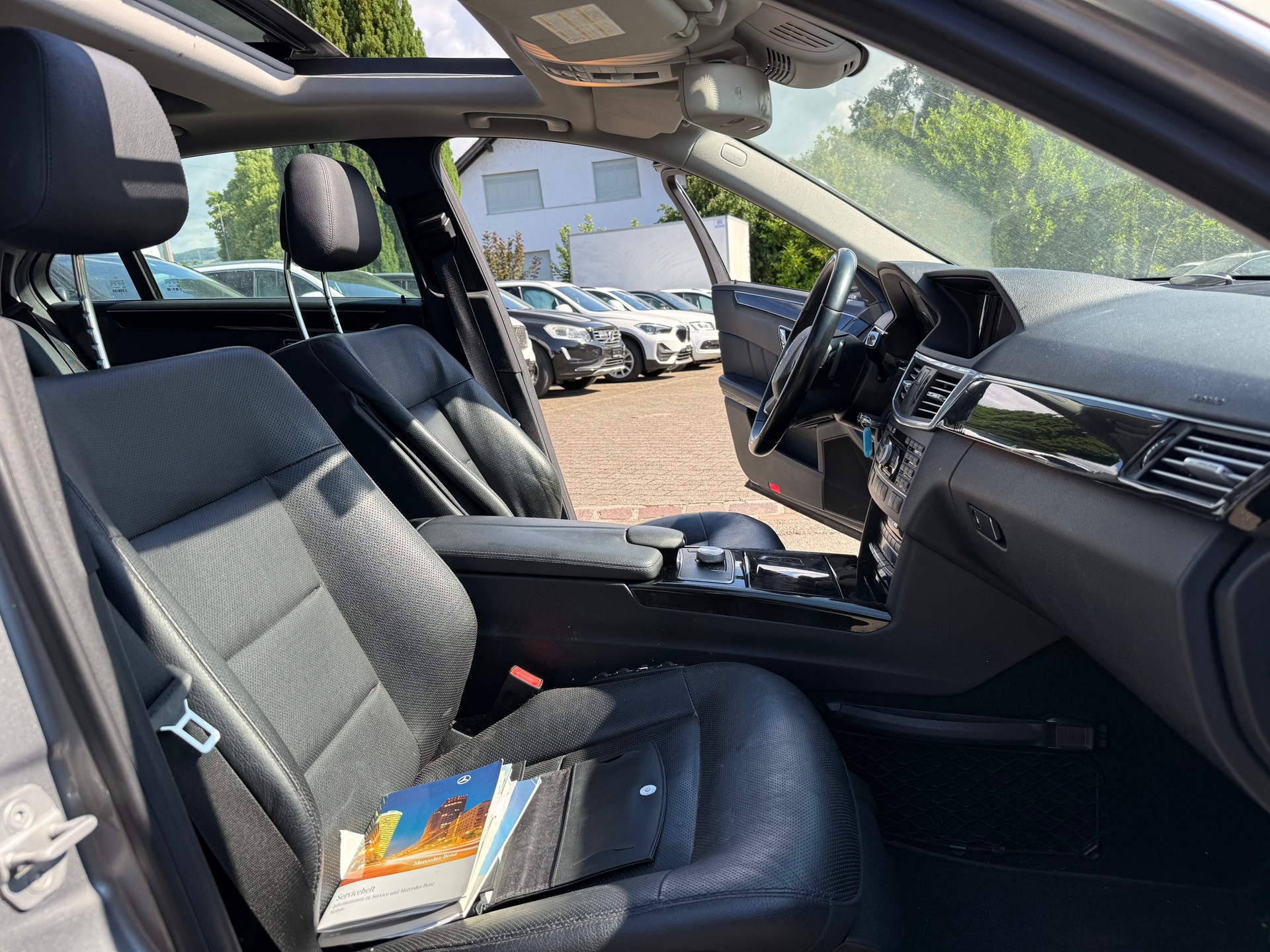 MERCEDES-BENZ E350 CDI 4Matic Limo. Vollaustattung-image-15
