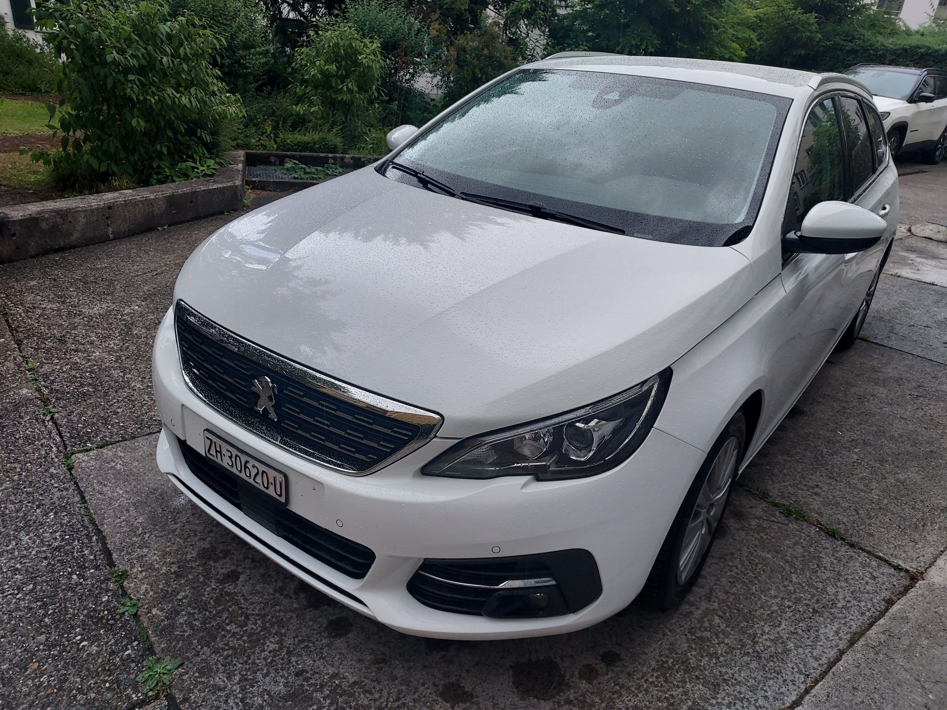 PEUGEOT 308 SW 1.5 BlueHDI Business Line EAT8