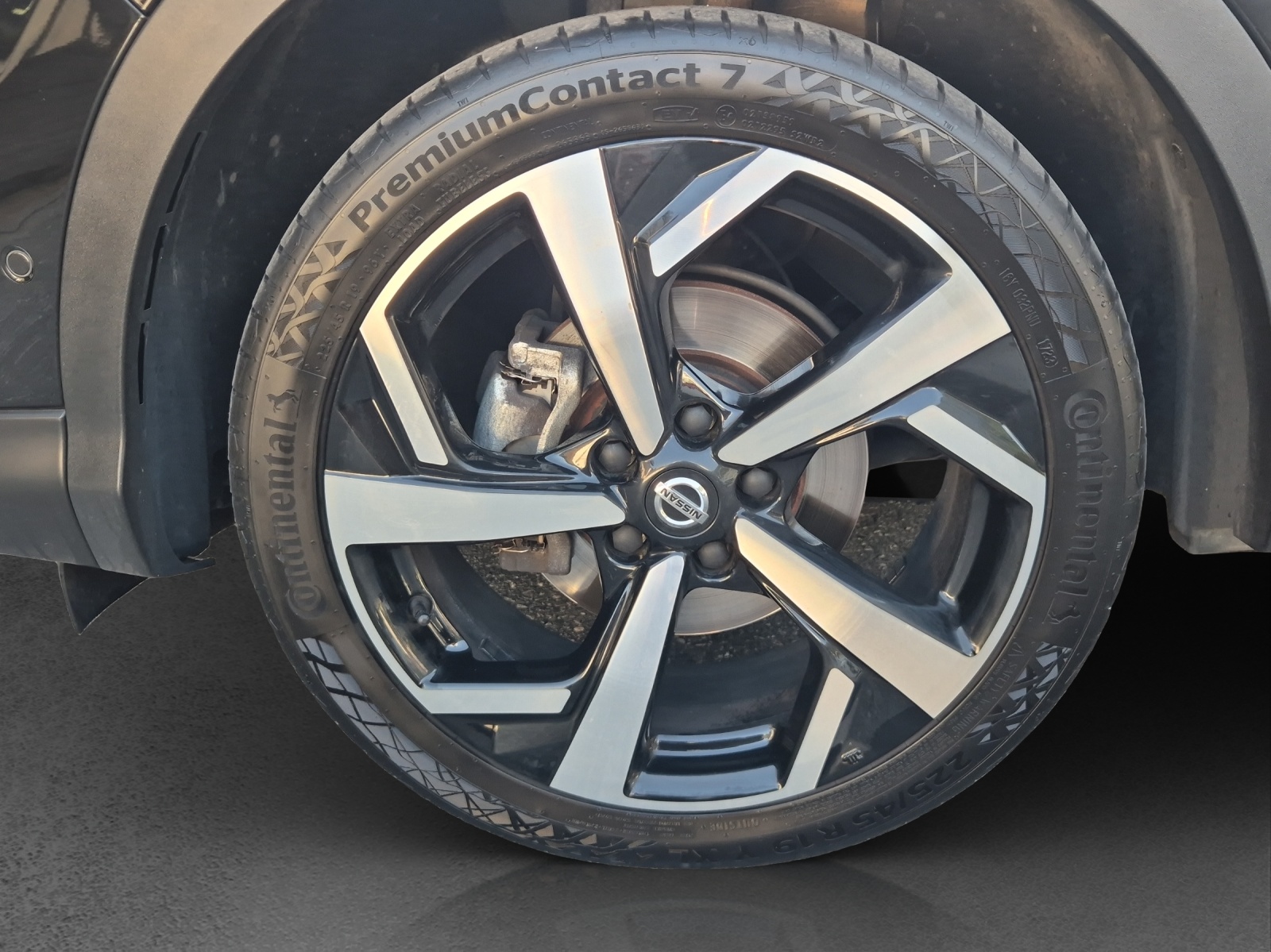 NISSAN Qashqai 1.7 dCi Tekna+ 4x4-image-15
