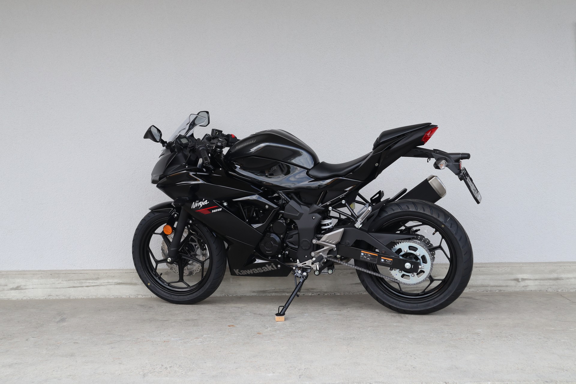 KAWASAKI Ninja 125-image-5