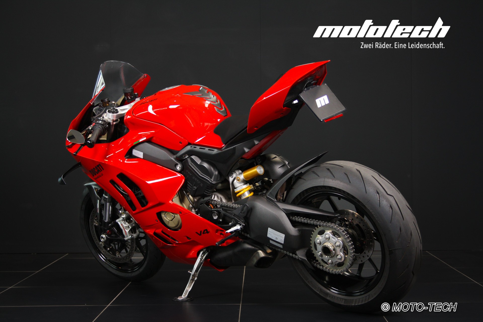 DUCATI Panigale V4-showroom-element-3