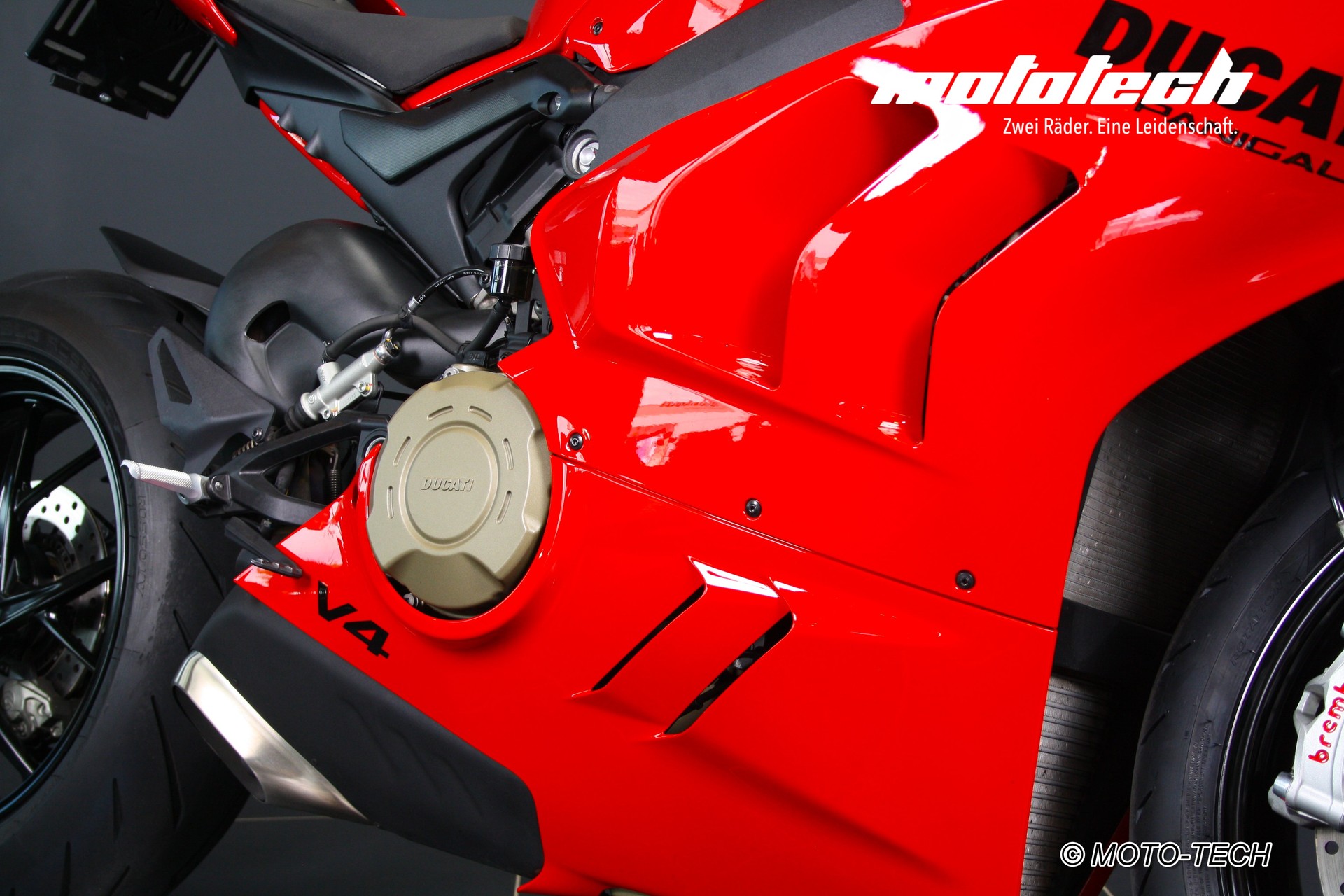 DUCATI Panigale V4-image-10