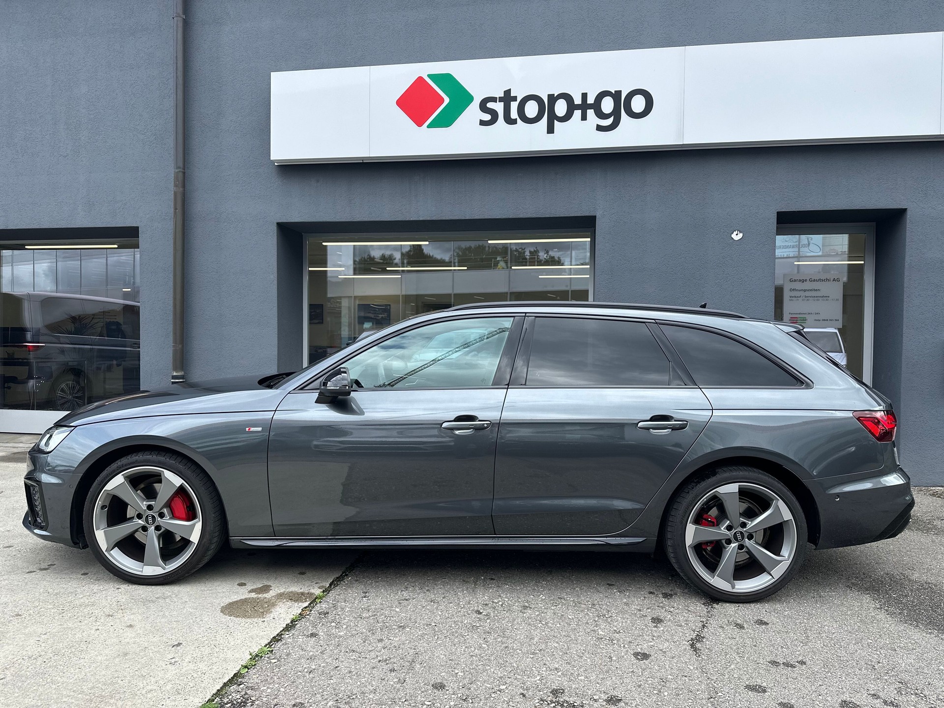 AUDI A4 Avant 40 TDI S line Attraction quattro S-tronic-image-2