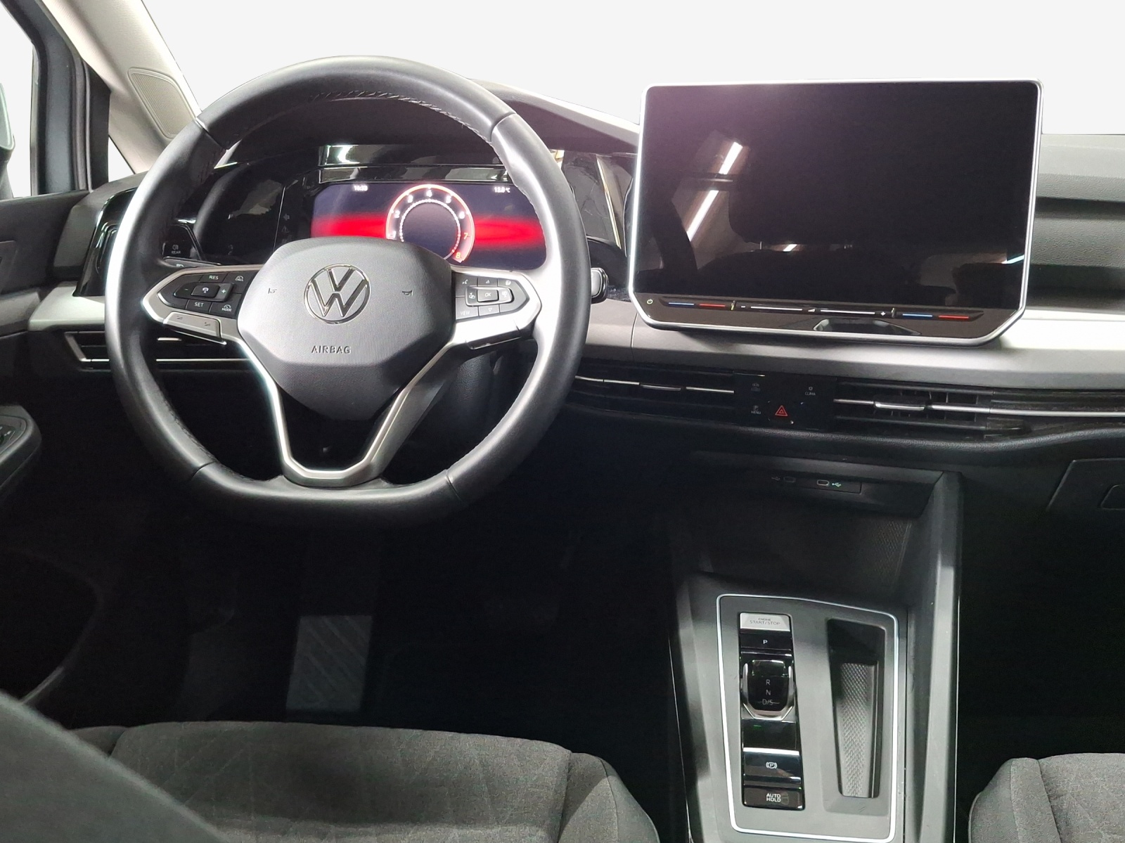 VW Golf 1.5 e TSI mHEV Life DSG-image-8