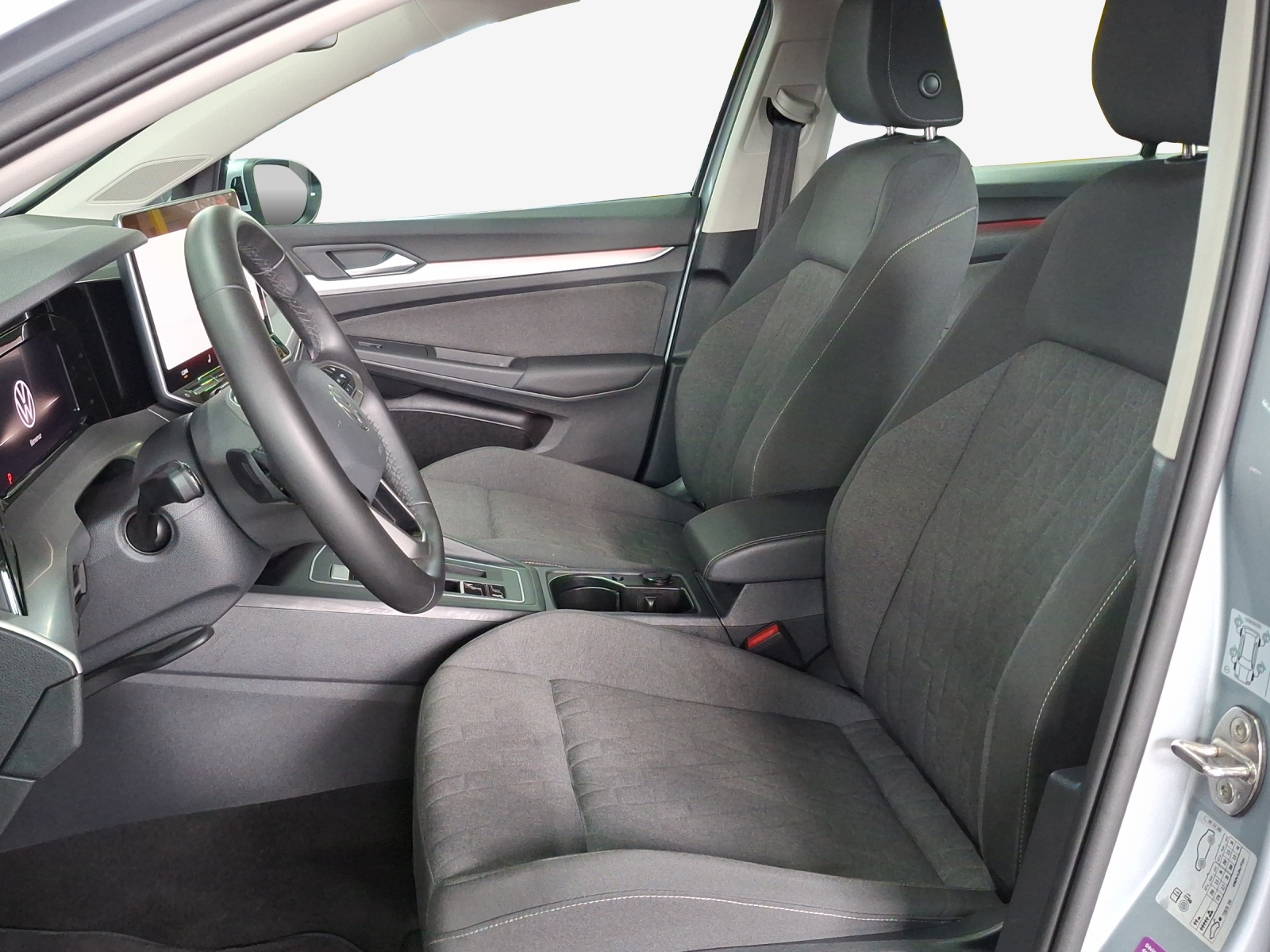 VW Golf 1.5 e TSI mHEV Life DSG-image-7