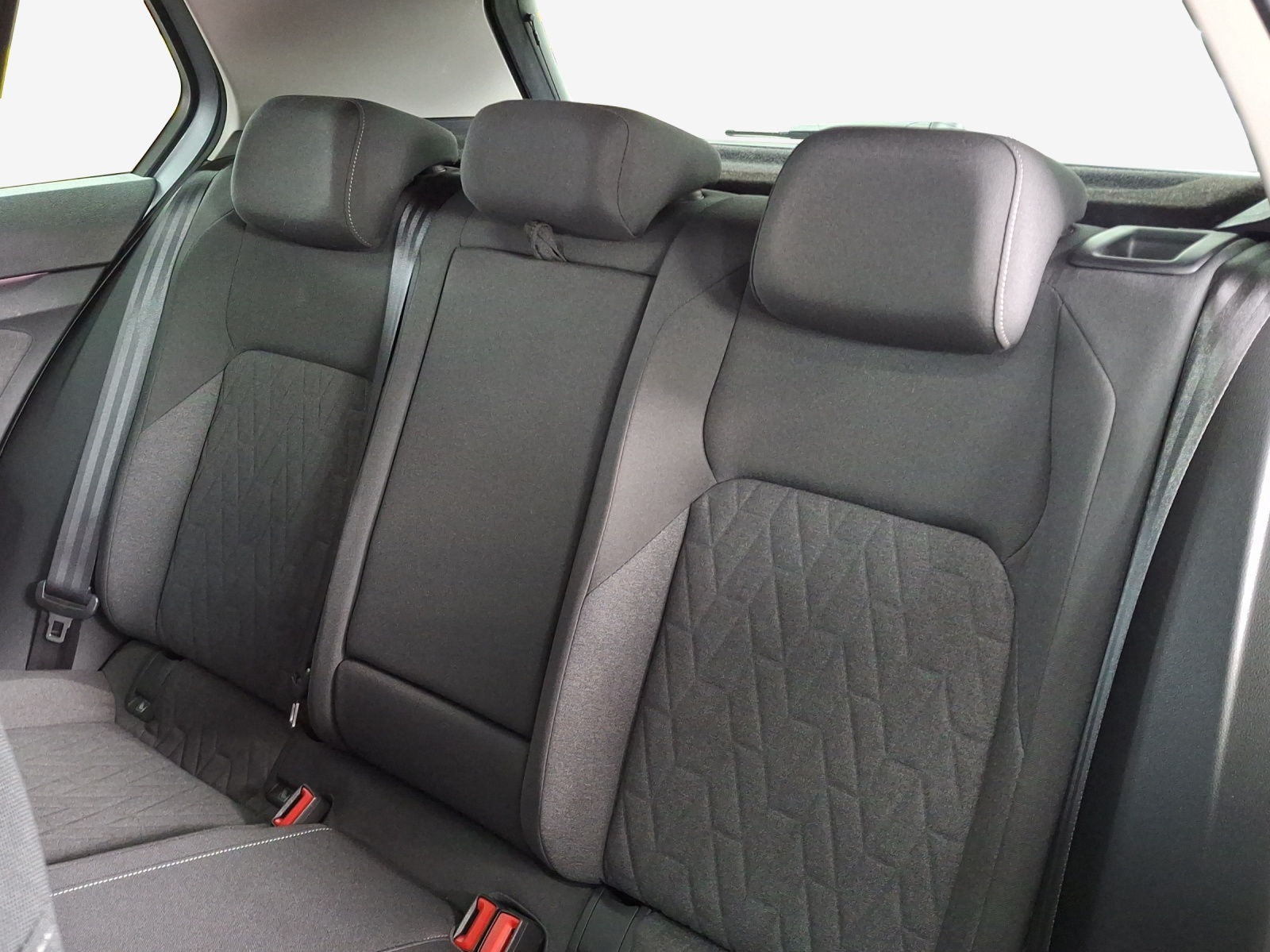 VW Golf 1.5 e TSI mHEV Life DSG-image-11