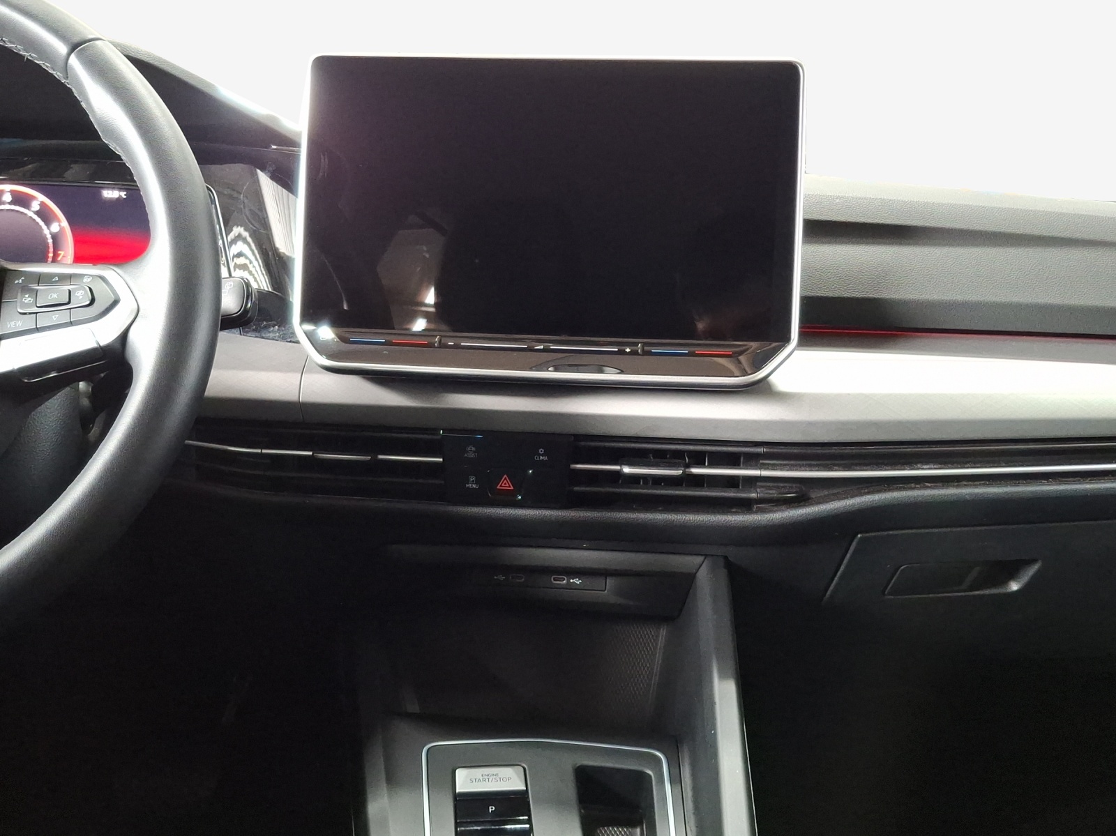 VW Golf 1.5 e TSI mHEV Life DSG-image-10