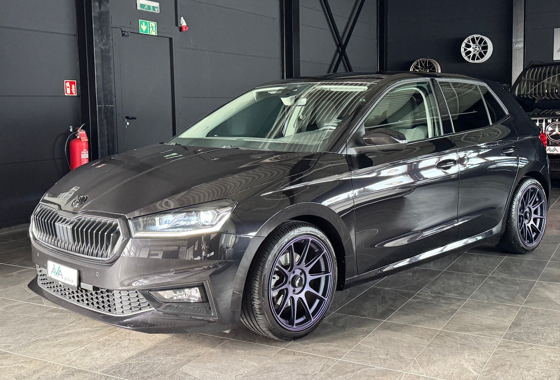 SKODA Fabia 1.0 TSI Style DSG *ALLBLACKONJAPANRACING*-image-2