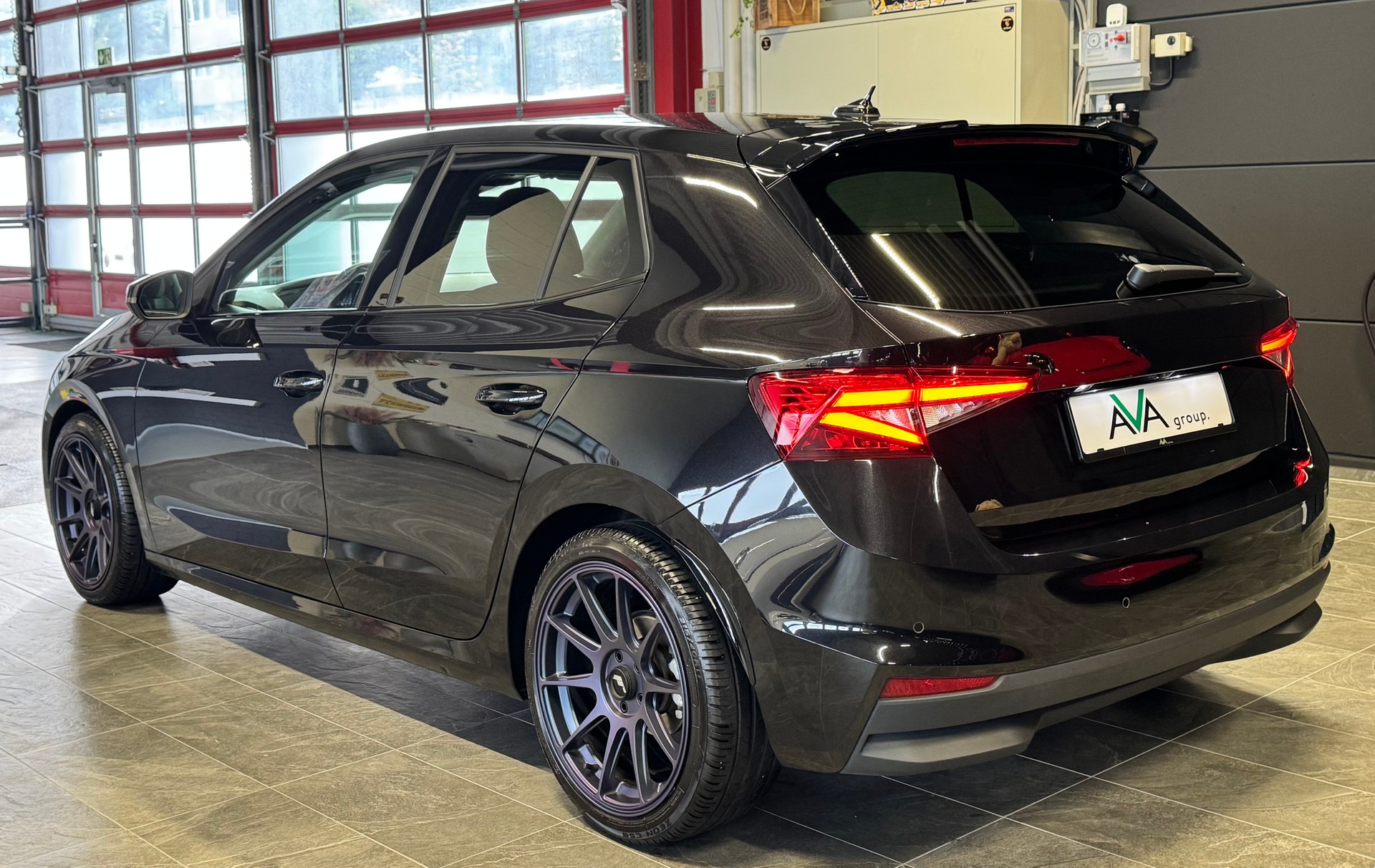 SKODA Fabia 1.0 TSI Style DSG *ALLBLACKONJAPANRACING*-image-5