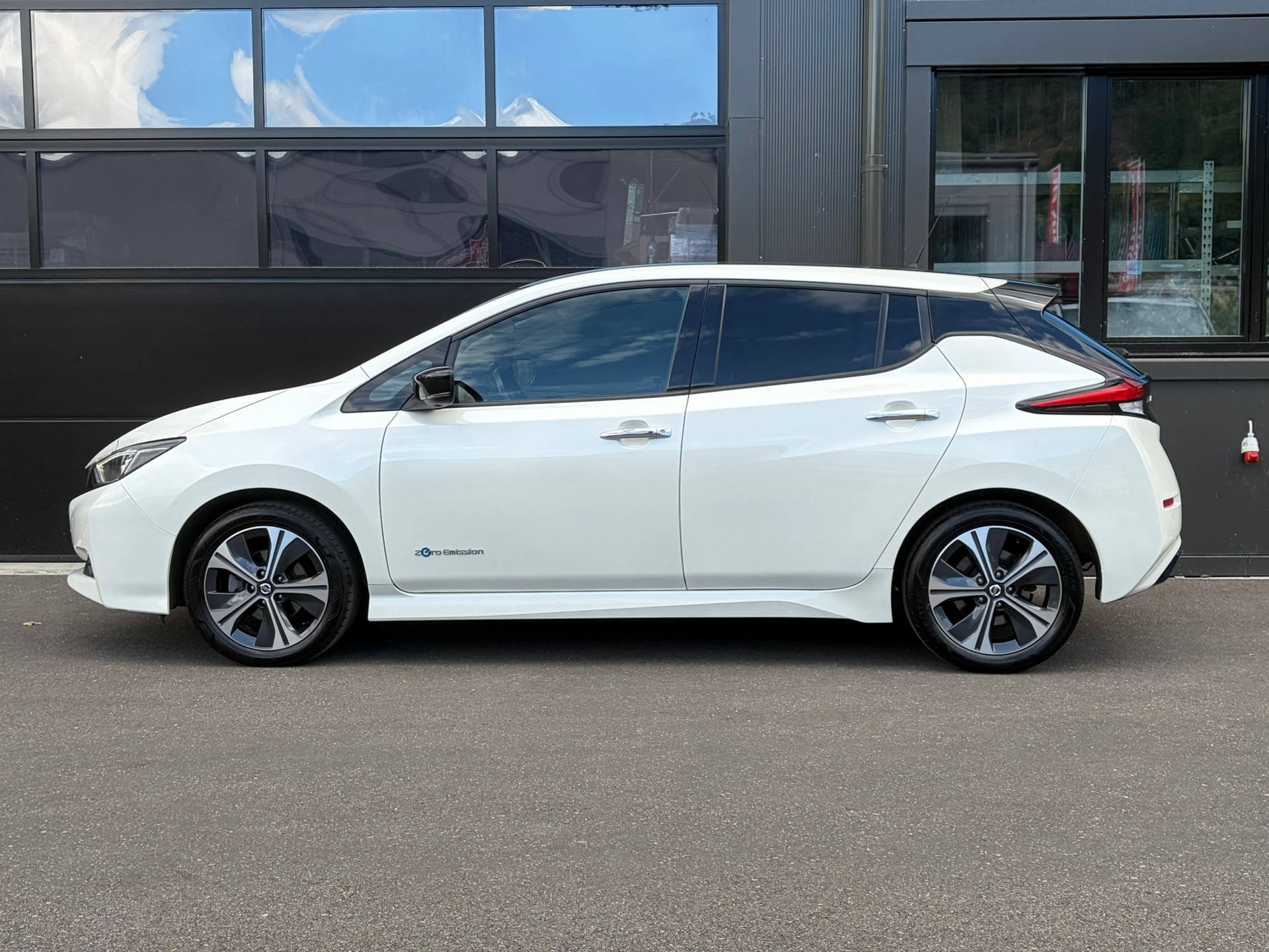 NISSAN Leaf N-Connecta (incl. battery)-image-0