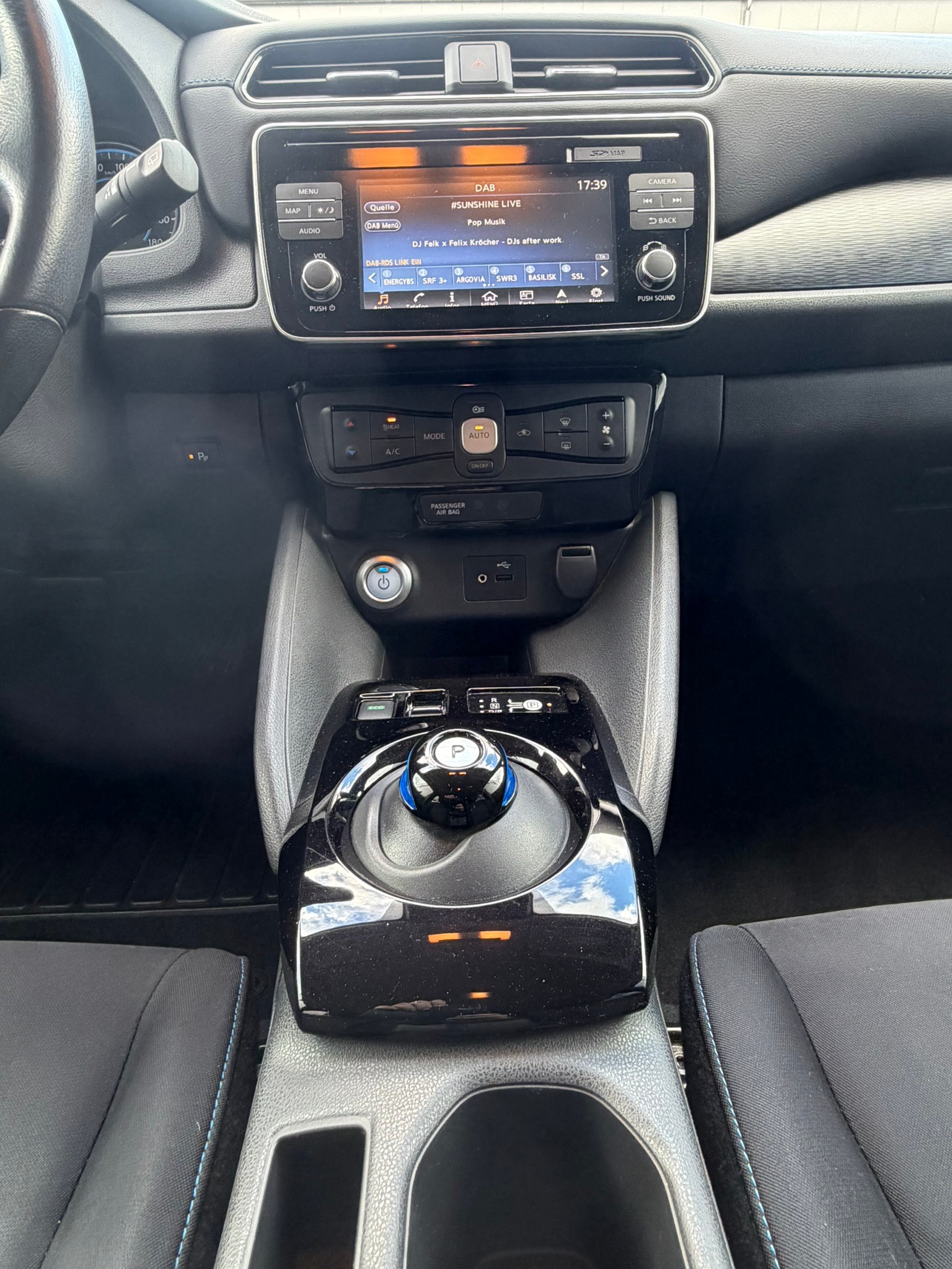 NISSAN Leaf N-Connecta (incl. battery)-image-13