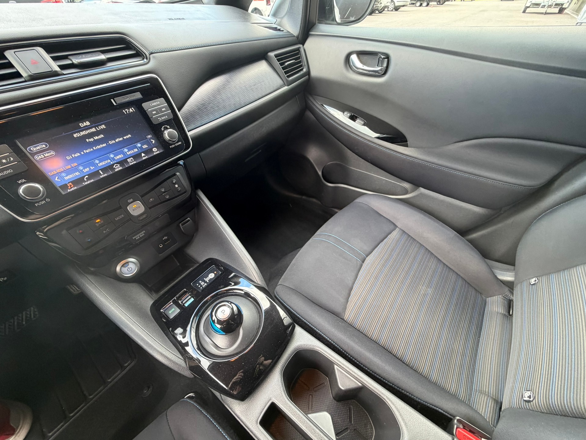 NISSAN Leaf N-Connecta (incl. battery)-image-15