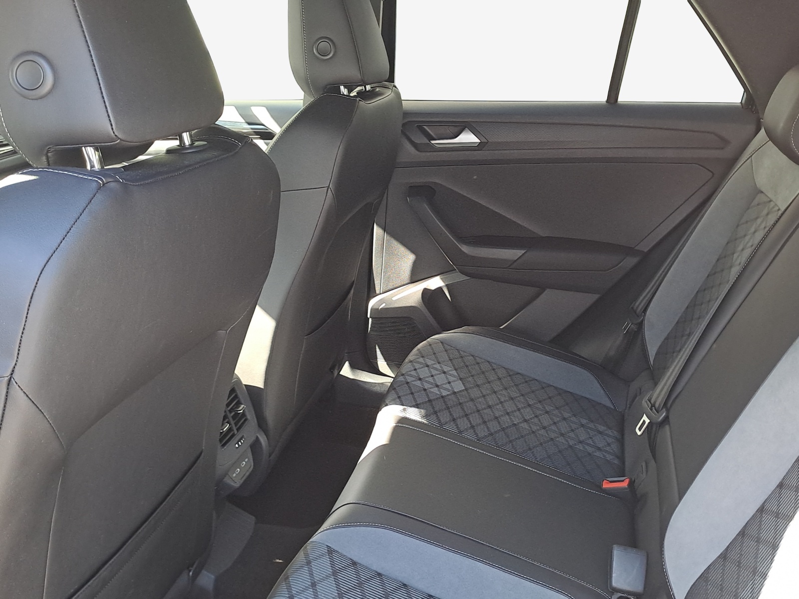 VW T-Roc 2.0 TDI SCR R-Line 4Motion DSG-image-11