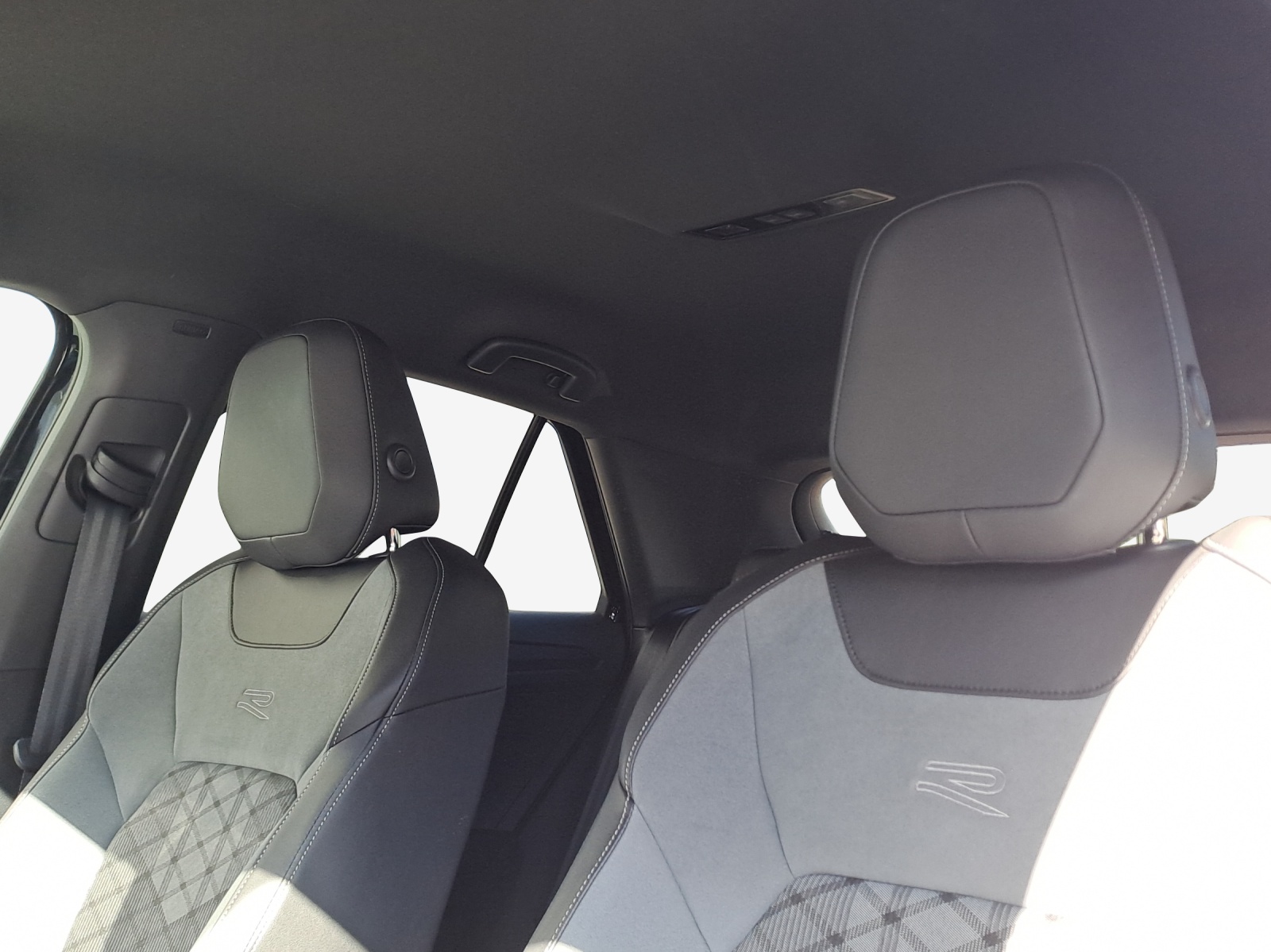 VW T-Roc 2.0 TDI SCR R-Line 4Motion DSG-image-14