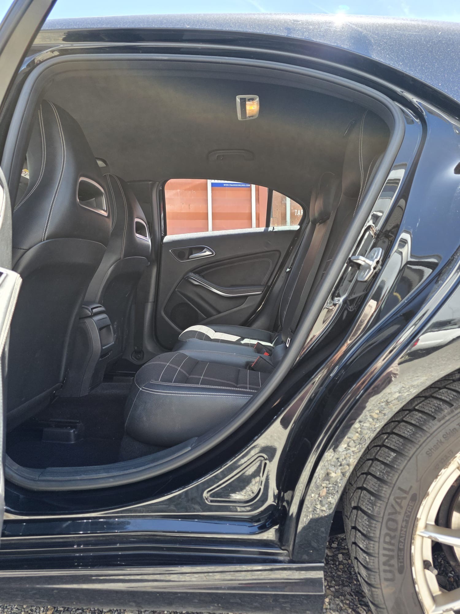 MERCEDES-BENZ A 180 Urban 7G-DCT-image-10