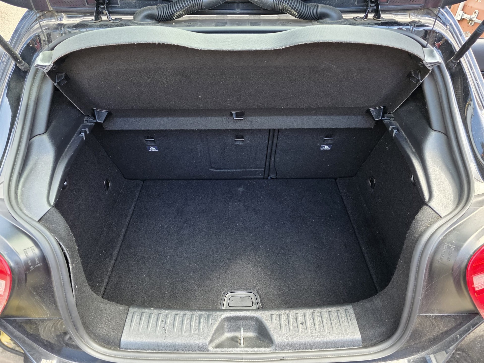 MERCEDES-BENZ A 180 Urban 7G-DCT-image-11
