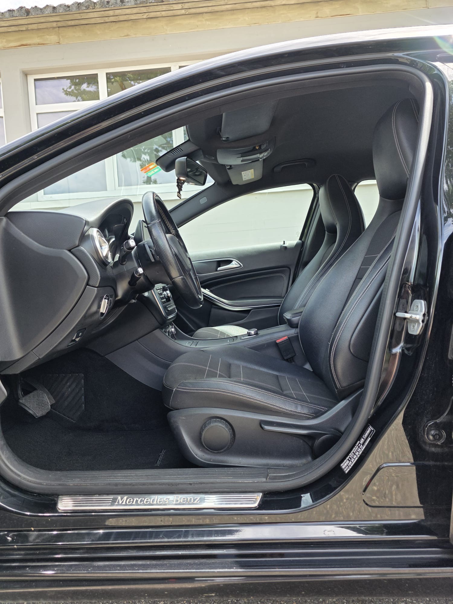 MERCEDES-BENZ A 180 Urban 7G-DCT-image-7
