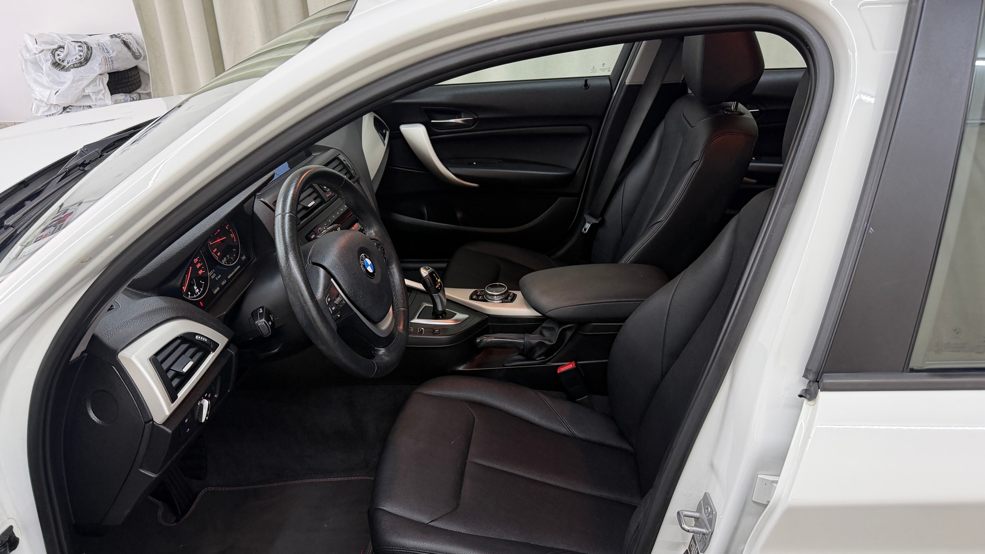 BMW 116i Steptronic-image-6