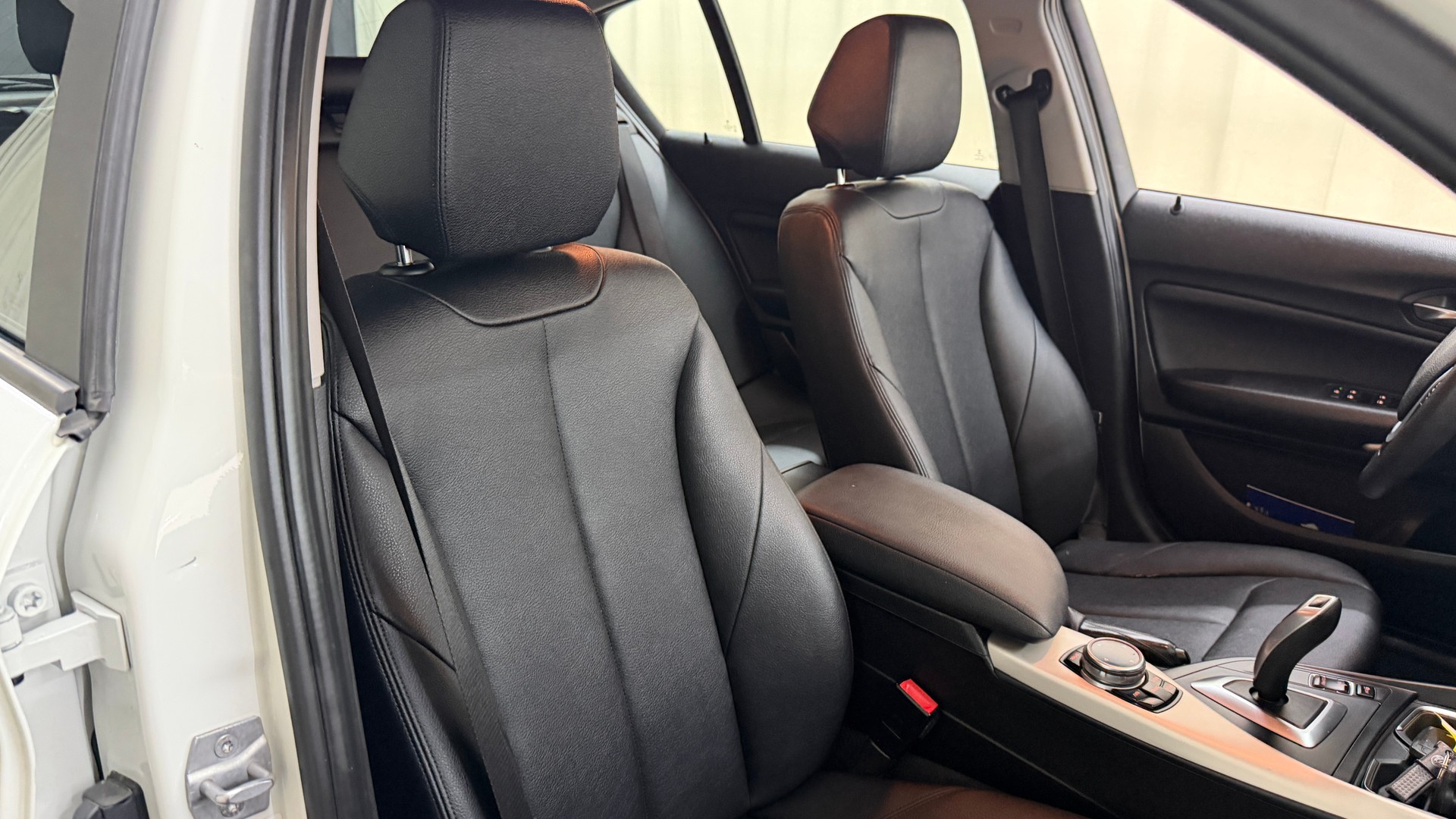 BMW 116i Steptronic-image-10