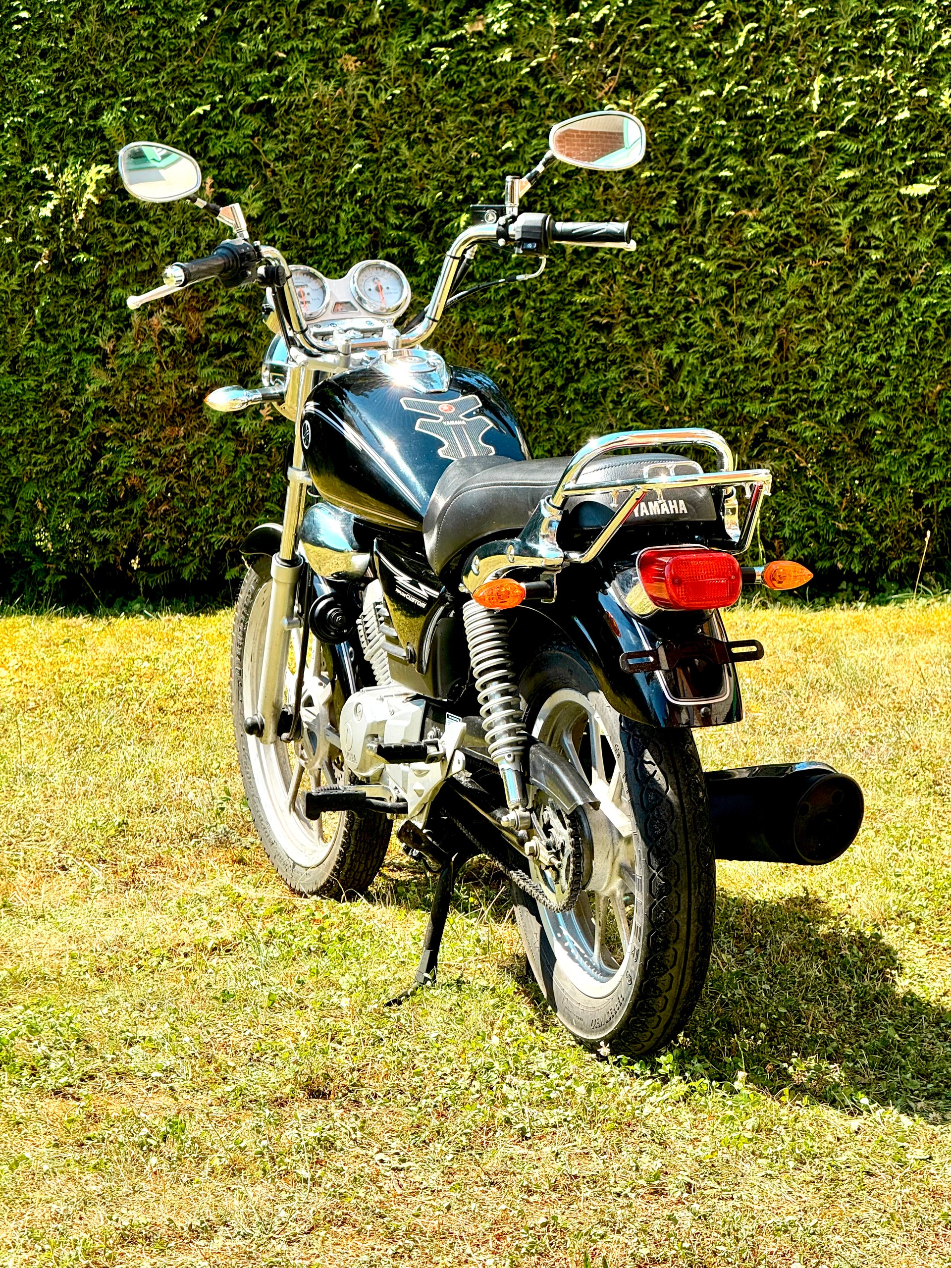 YAMAHA YBR 125 Custom-image-1