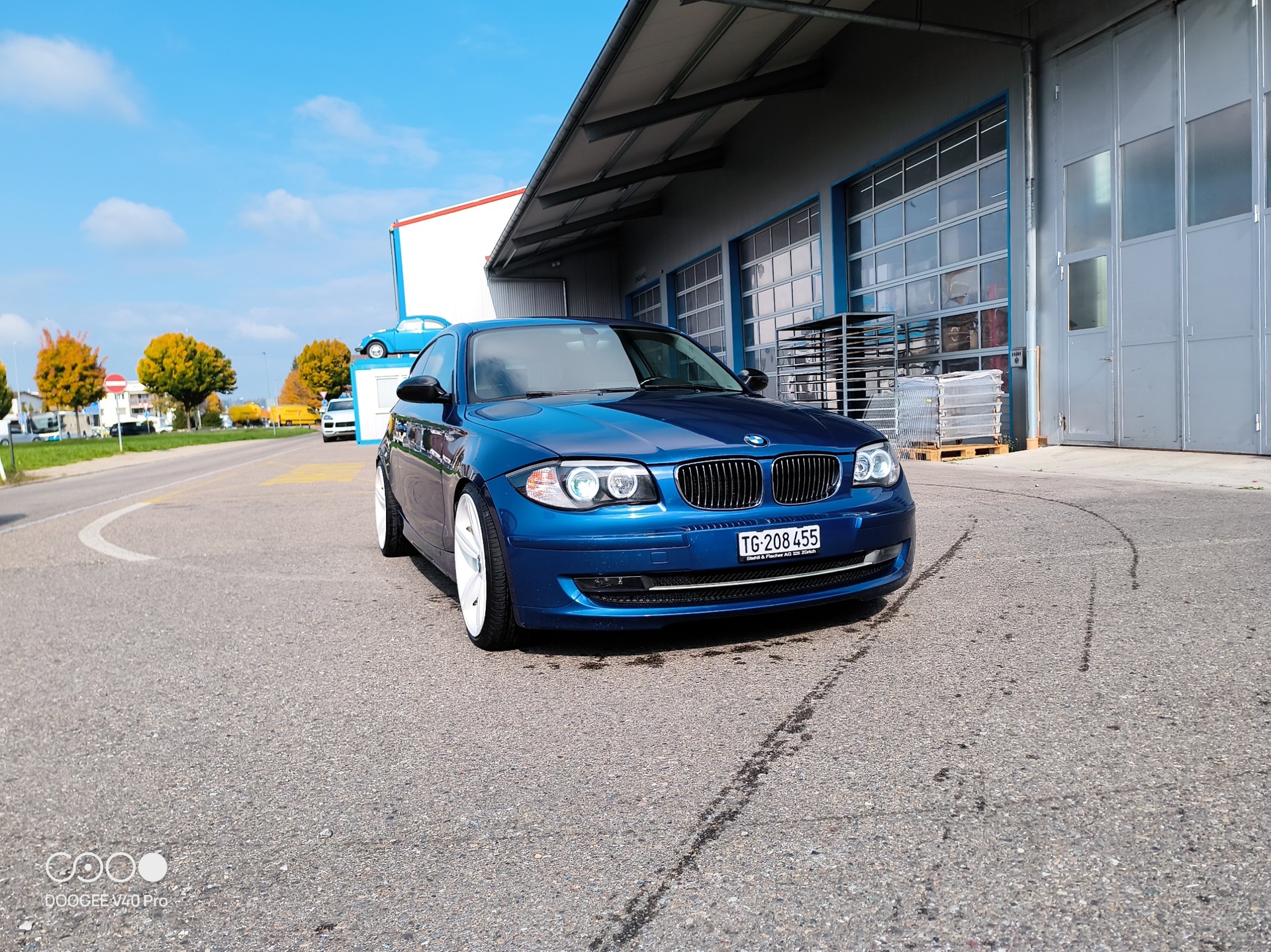BMW 130i-image-3