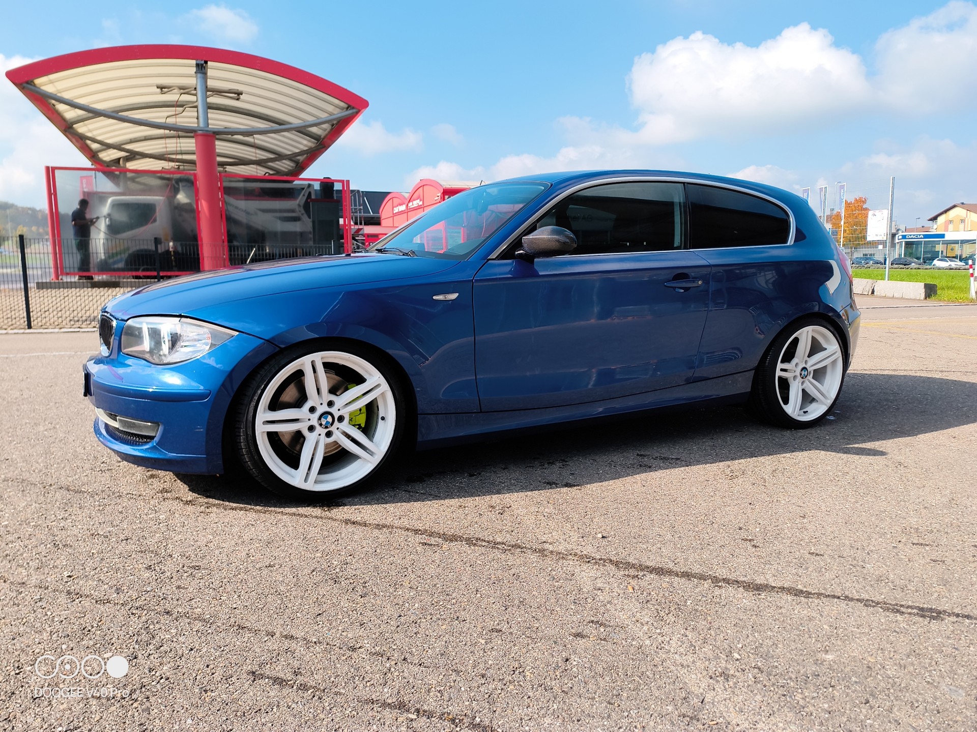 BMW 130i-image-0