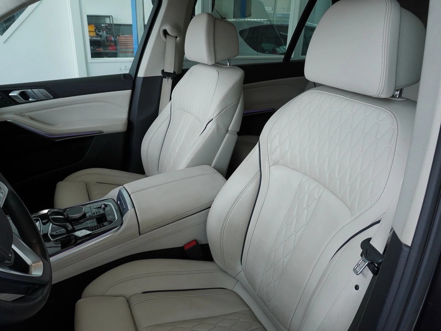 BMW X7 xDrive 40i Steptronic-image-3