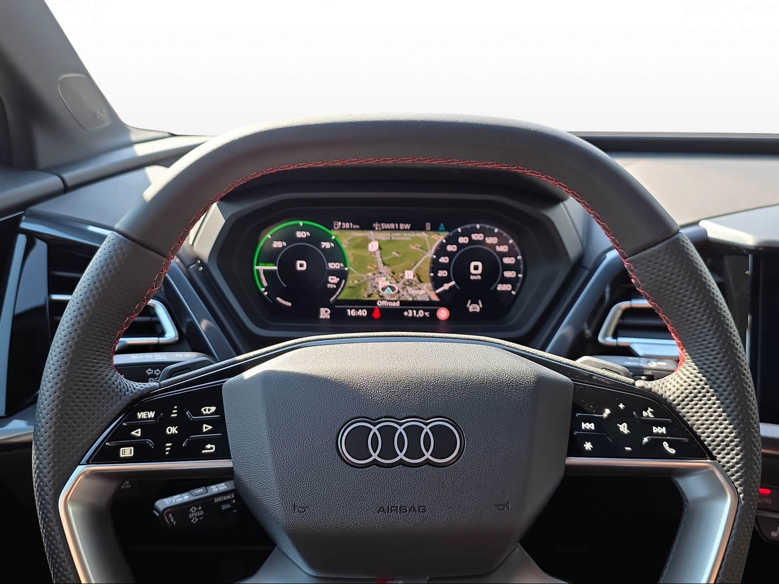 AUDI Q4 e-tron 45 Edition Swiss Ski quattro-image-4