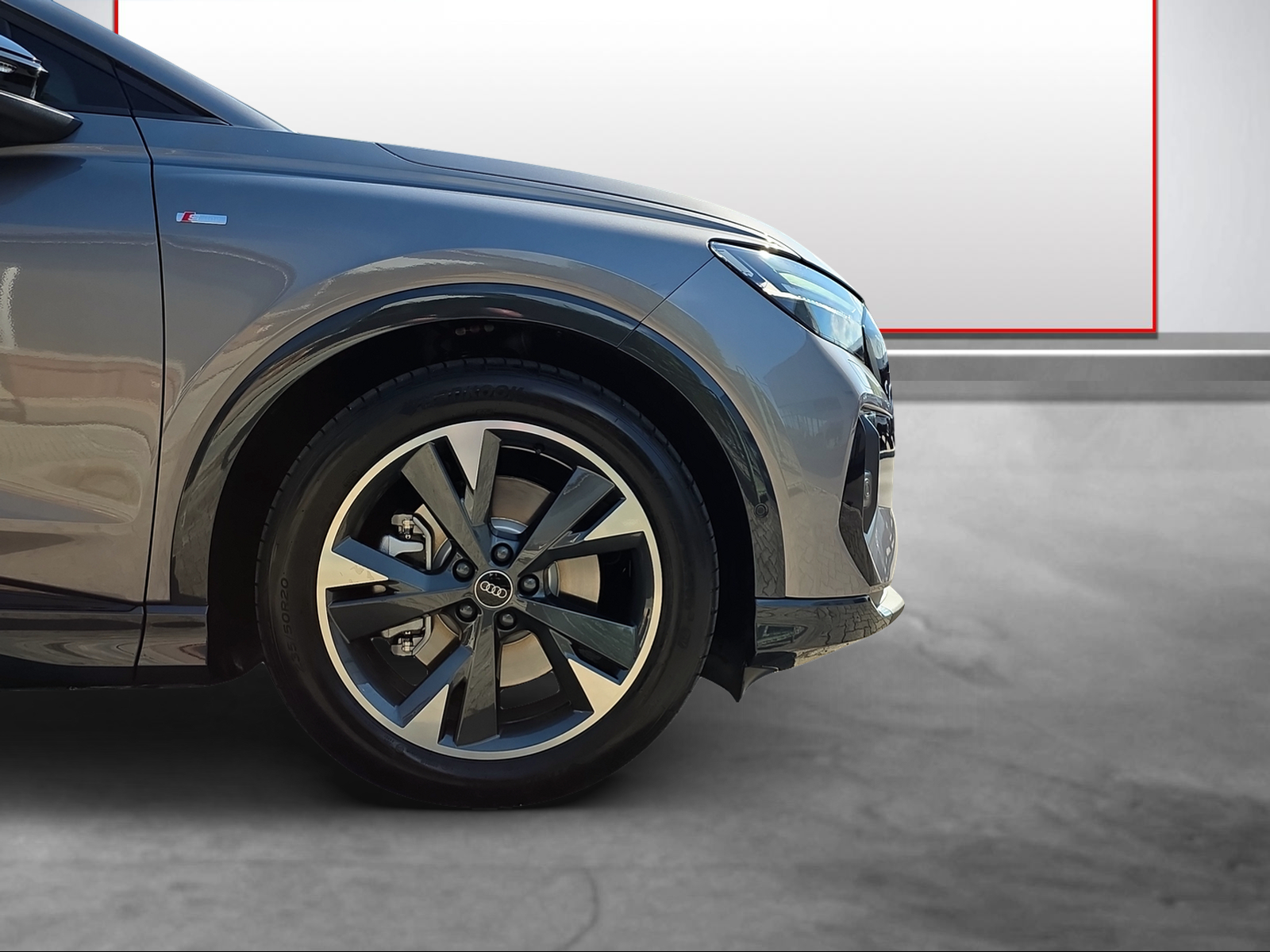 AUDI Q4 e-tron 45 Edition Swiss Ski quattro-image-14