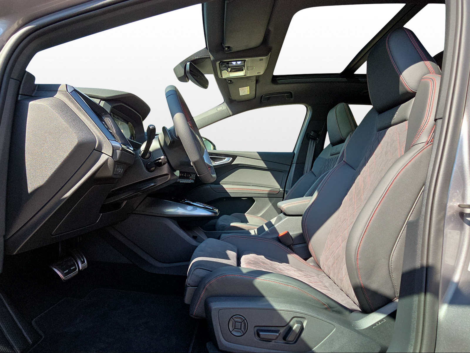 AUDI Q4 e-tron 45 Edition Swiss Ski quattro-image-6
