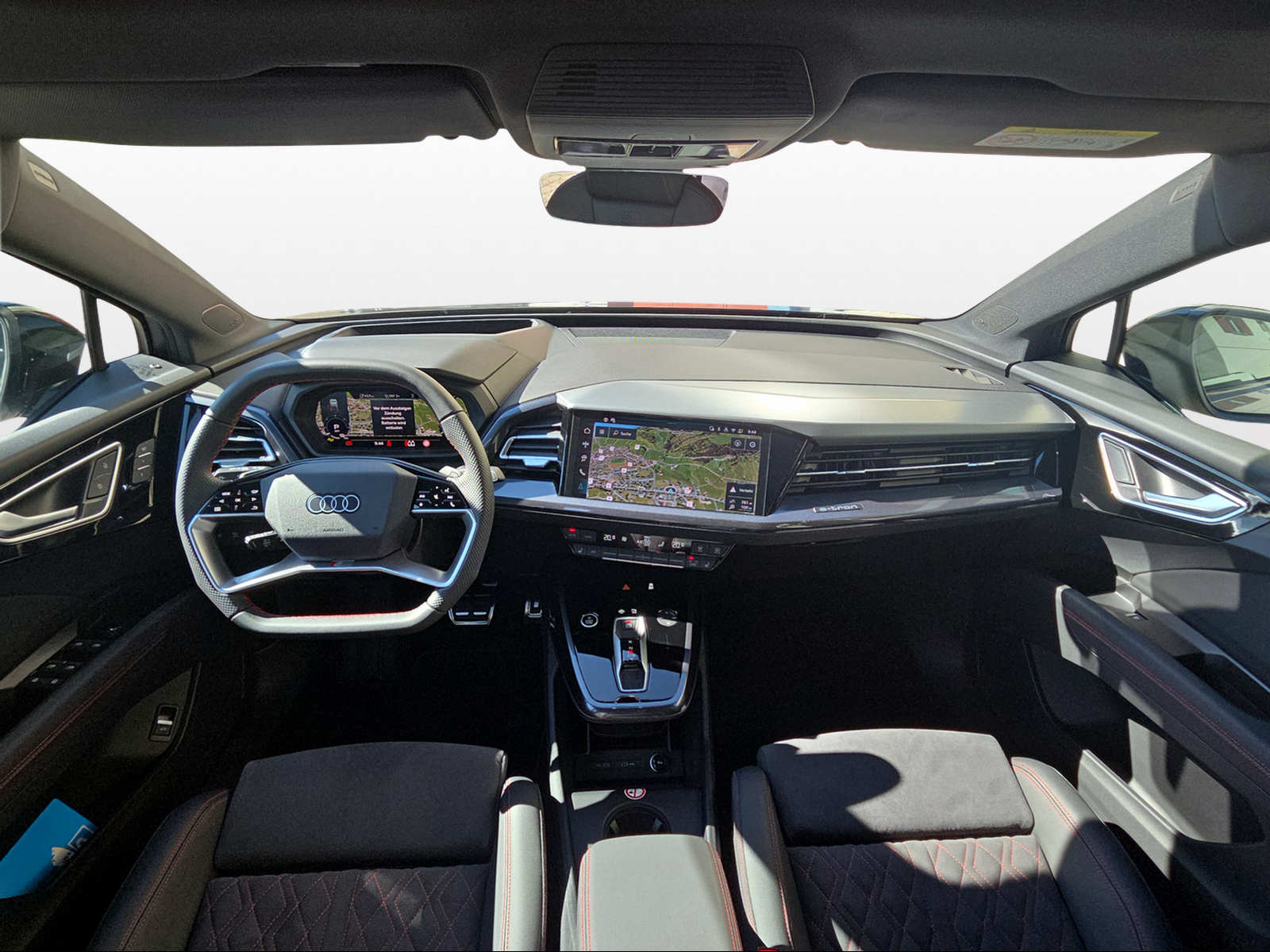 AUDI Q4 e-tron 45 Edition Swiss Ski quattro-image-3
