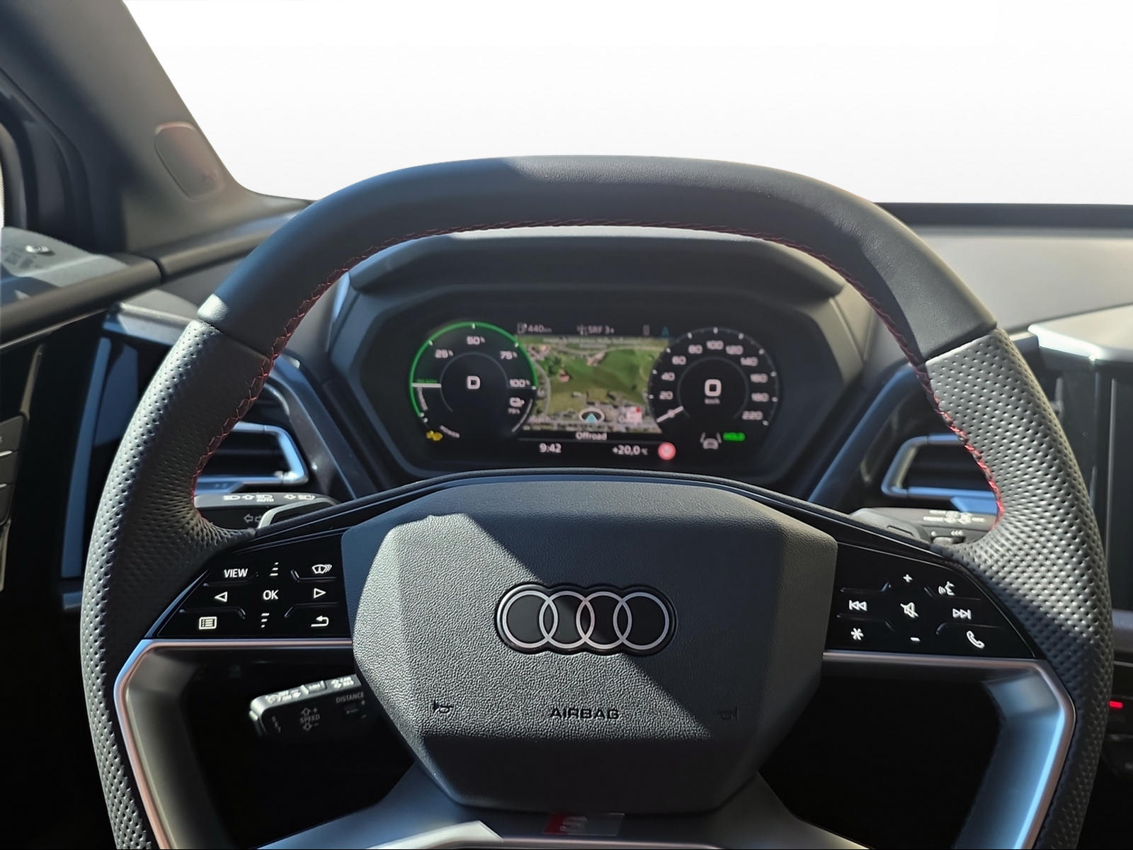 AUDI Q4 e-tron 45 Edition Swiss Ski quattro-image-4