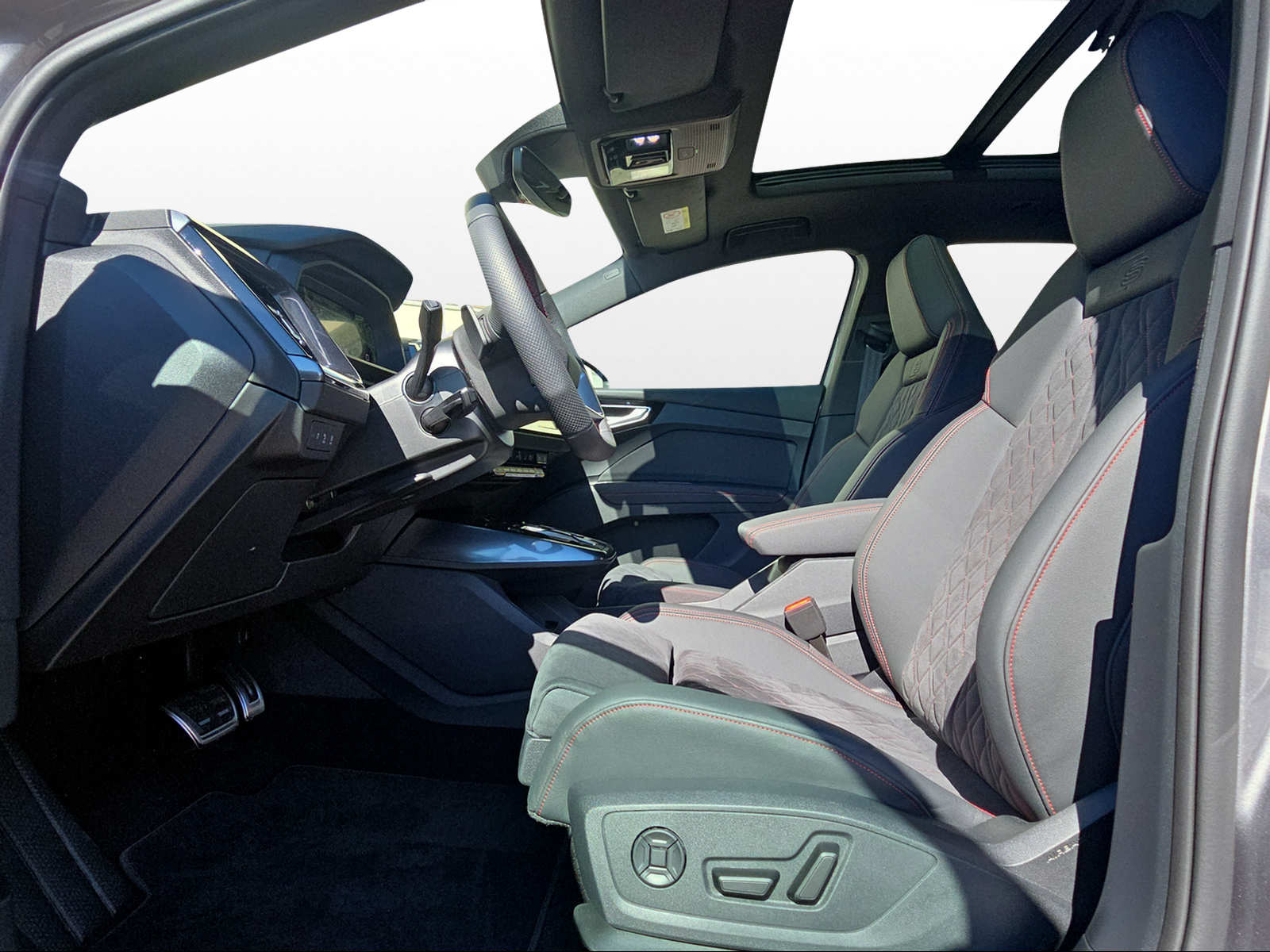 AUDI Q4 e-tron 45 Edition Swiss Ski quattro-image-6