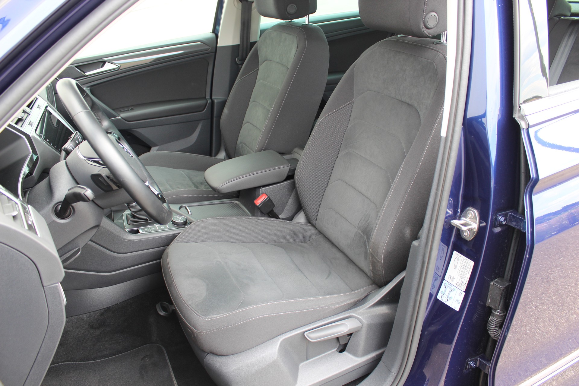 VW Tiguan 2.0 TDI SCR Highline 4Motion DSG-image-5