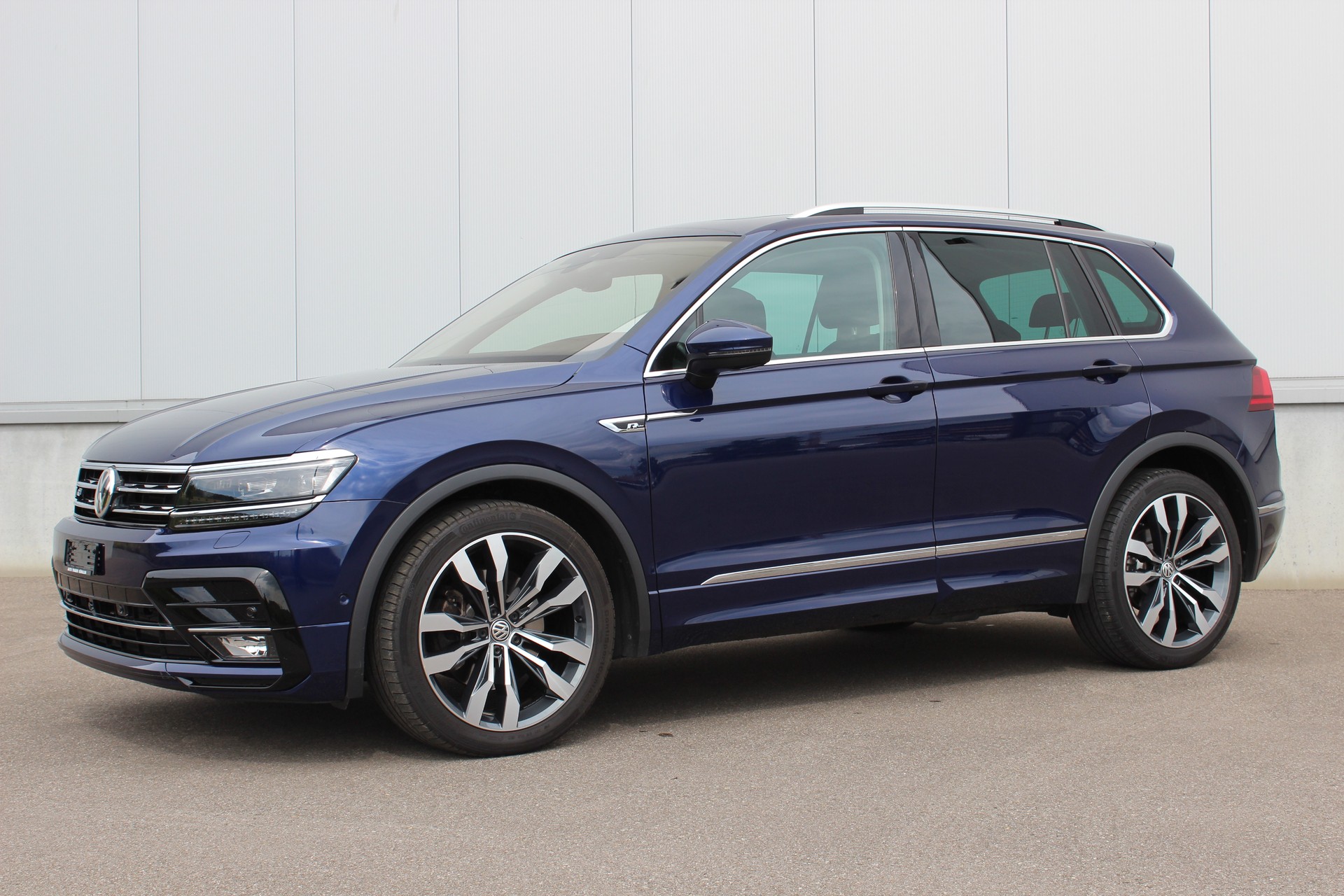 VW Tiguan 2.0 TDI SCR Highline 4Motion DSG-image-1
