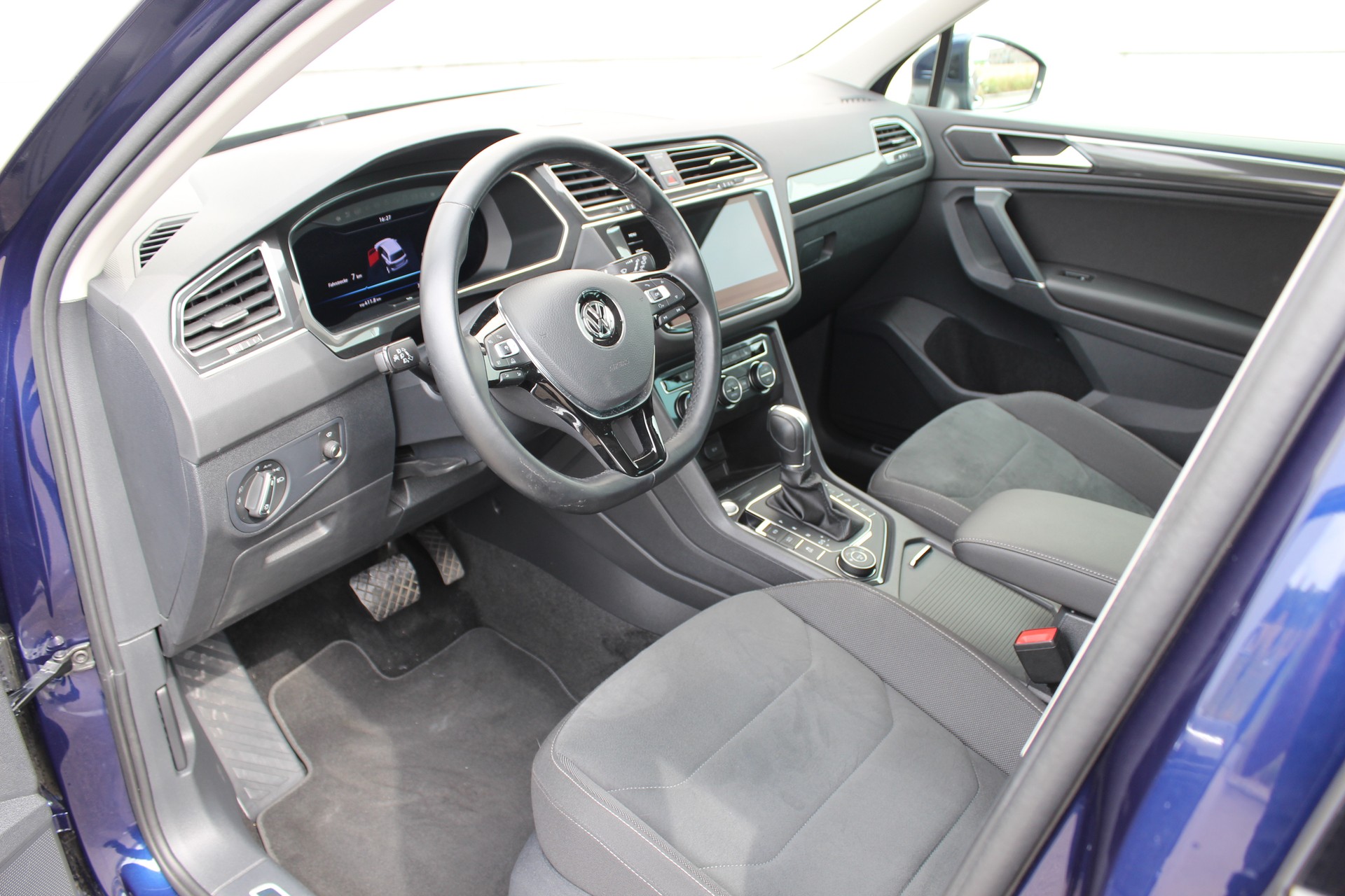 VW Tiguan 2.0 TDI SCR Highline 4Motion DSG-image-6