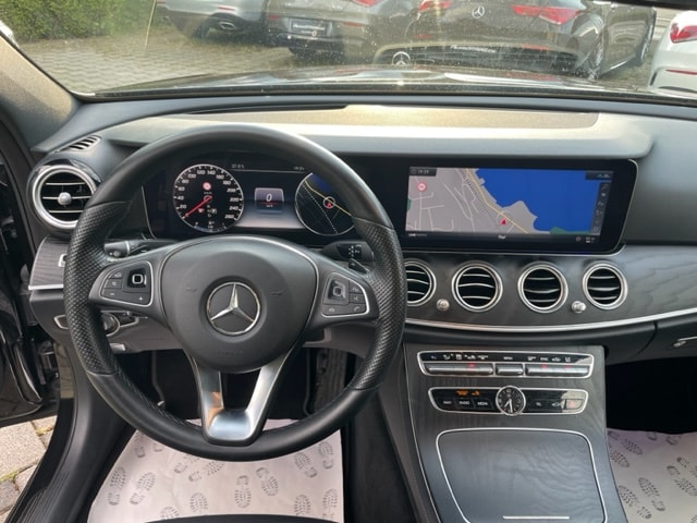 MERCEDES-BENZ E 350 d Avantgarde 4Matic 9G-Tronic-image-8