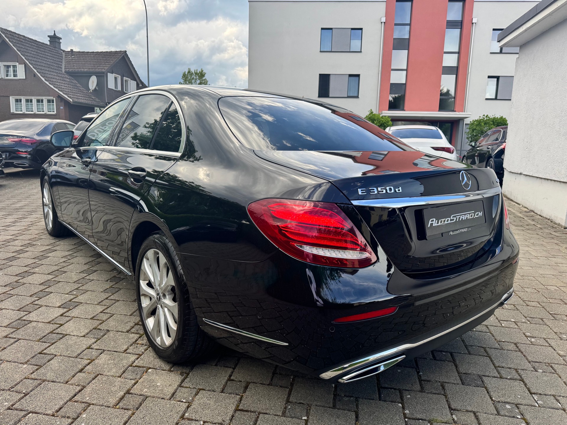 MERCEDES-BENZ E 350 d Avantgarde 4Matic 9G-Tronic-image-5