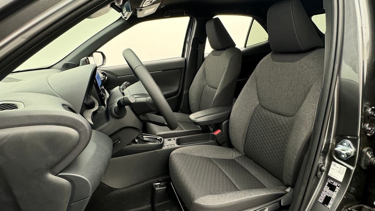 TOYOTA Yaris Cross 1.5 Style e-CVT-image-4