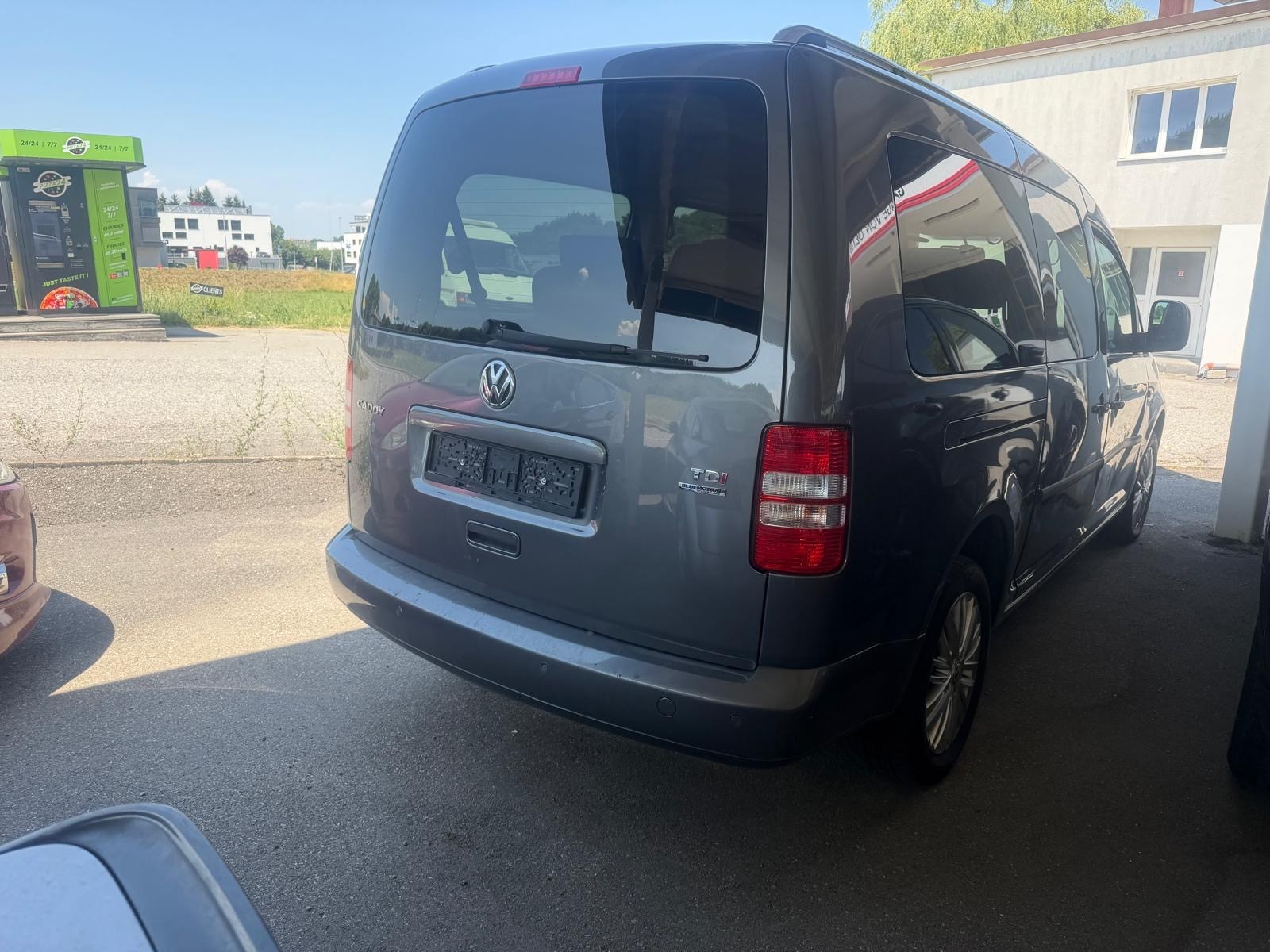 VW Caddy Maxi 1.6 TDI CR Blue Motion Family CUP-image-1