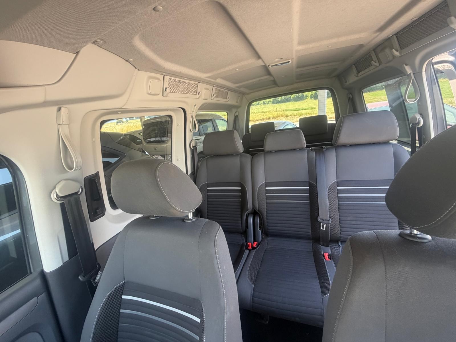 VW Caddy Maxi 1.6 TDI CR Blue Motion Family CUP-image-6