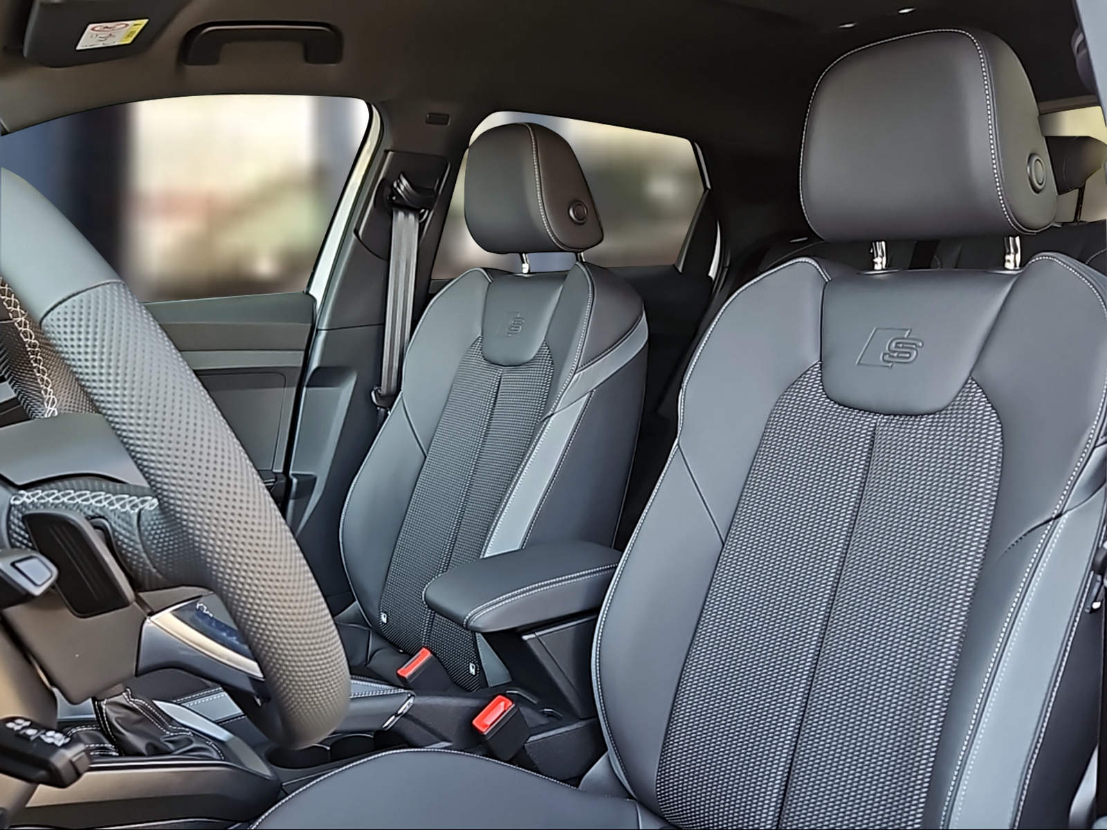 AUDI A1 Sportback 30 TFSI S Line Attraction S-tronic Gletscherweiss Metallic-image-8