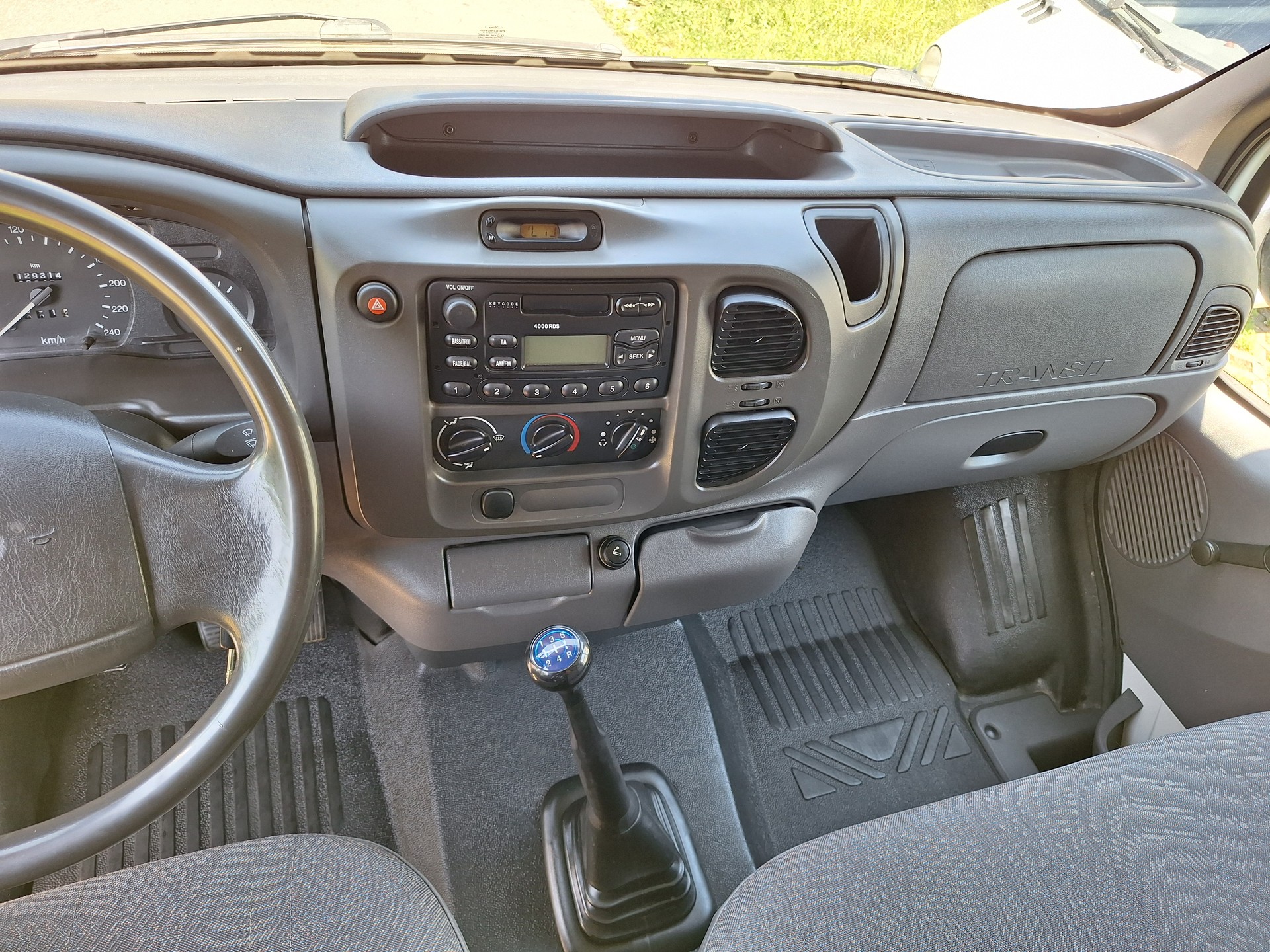 FORD Transit 2.4TD 330 L Combi-image-10