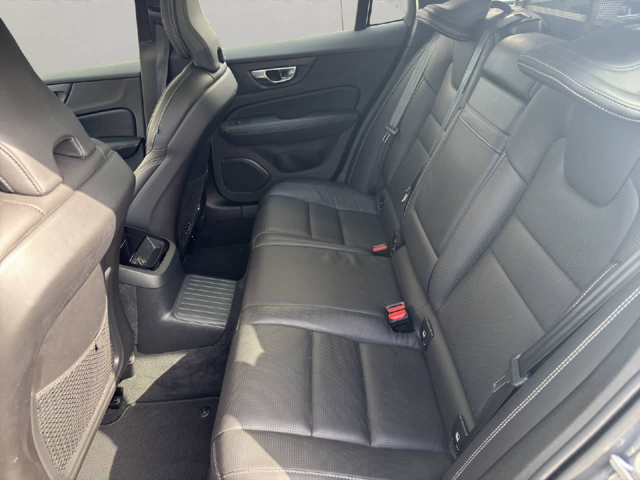 VOLVO V60 2.0 T8 TE Inscription eAWD-image-4