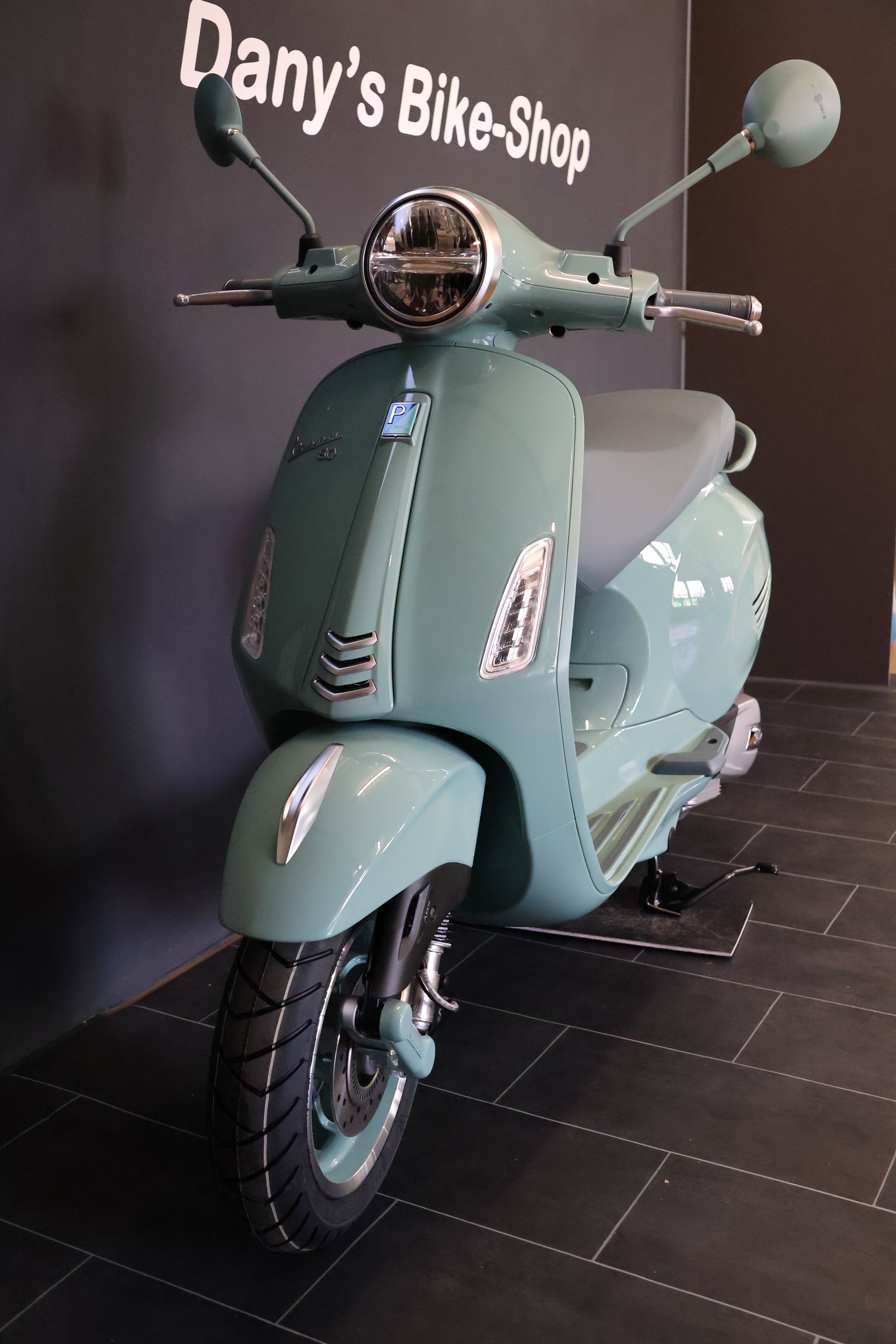 PIAGGIO Vespa 125 Primavera 80th MY26 E5+-showroom-element-1