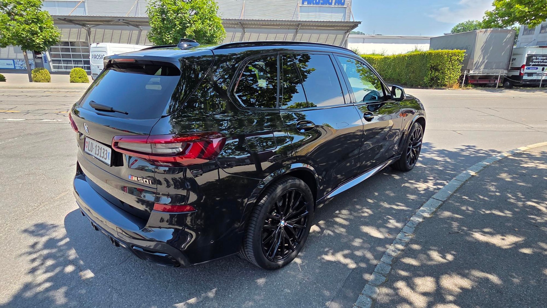BMW M50i xDrive-image-7