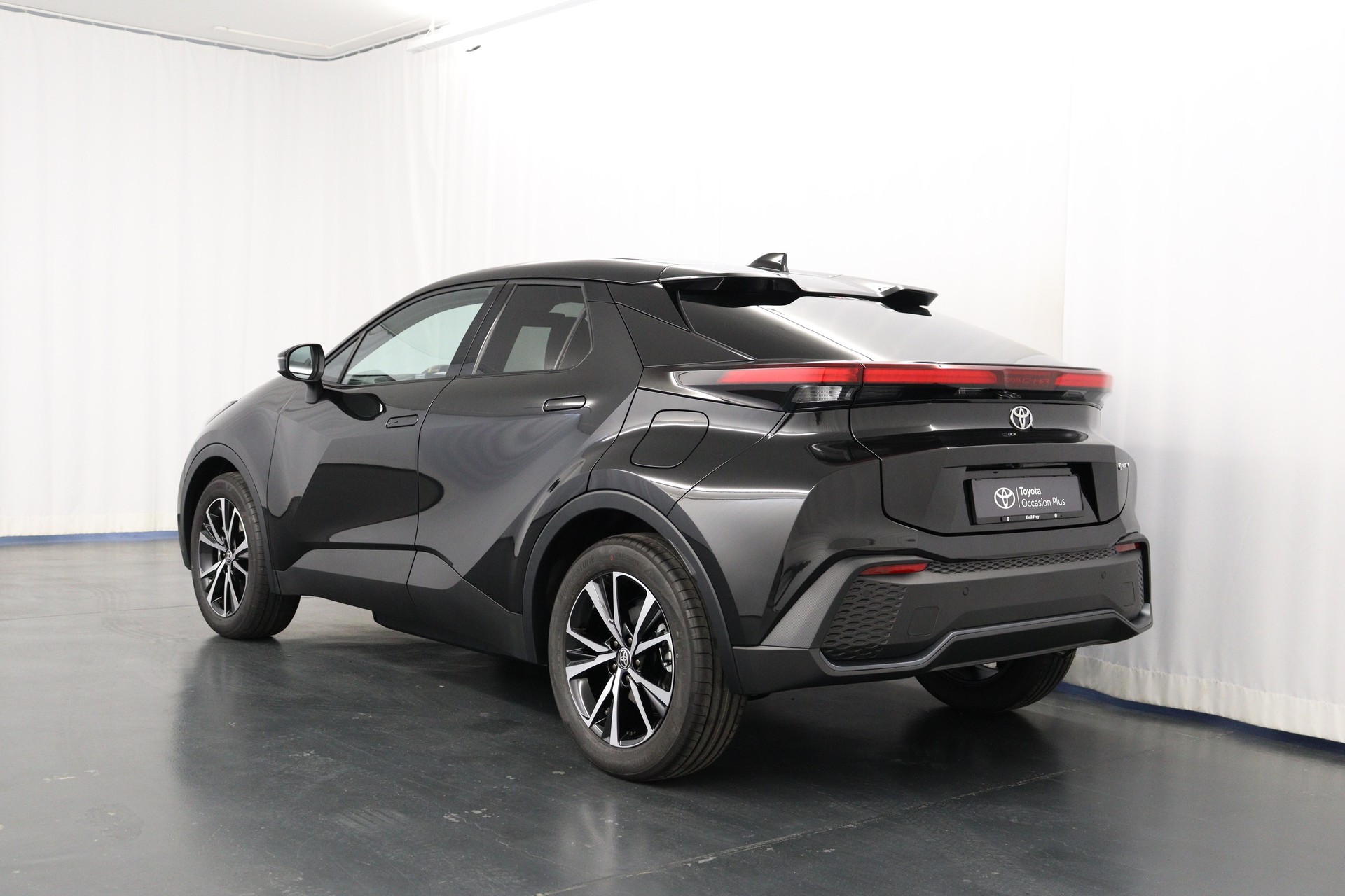 TOYOTA C-HR 2.0 PHEV Swiss Edition-image-6