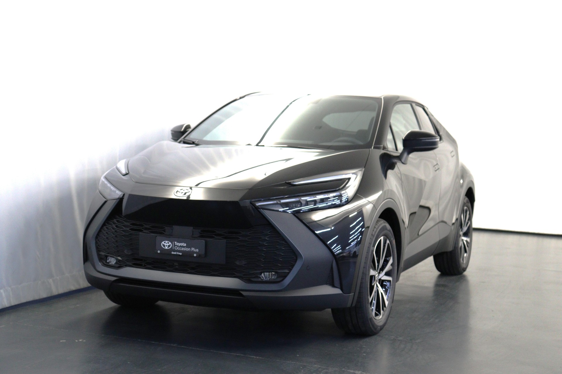 TOYOTA C-HR 2.0 PHEV Swiss Edition-image-1