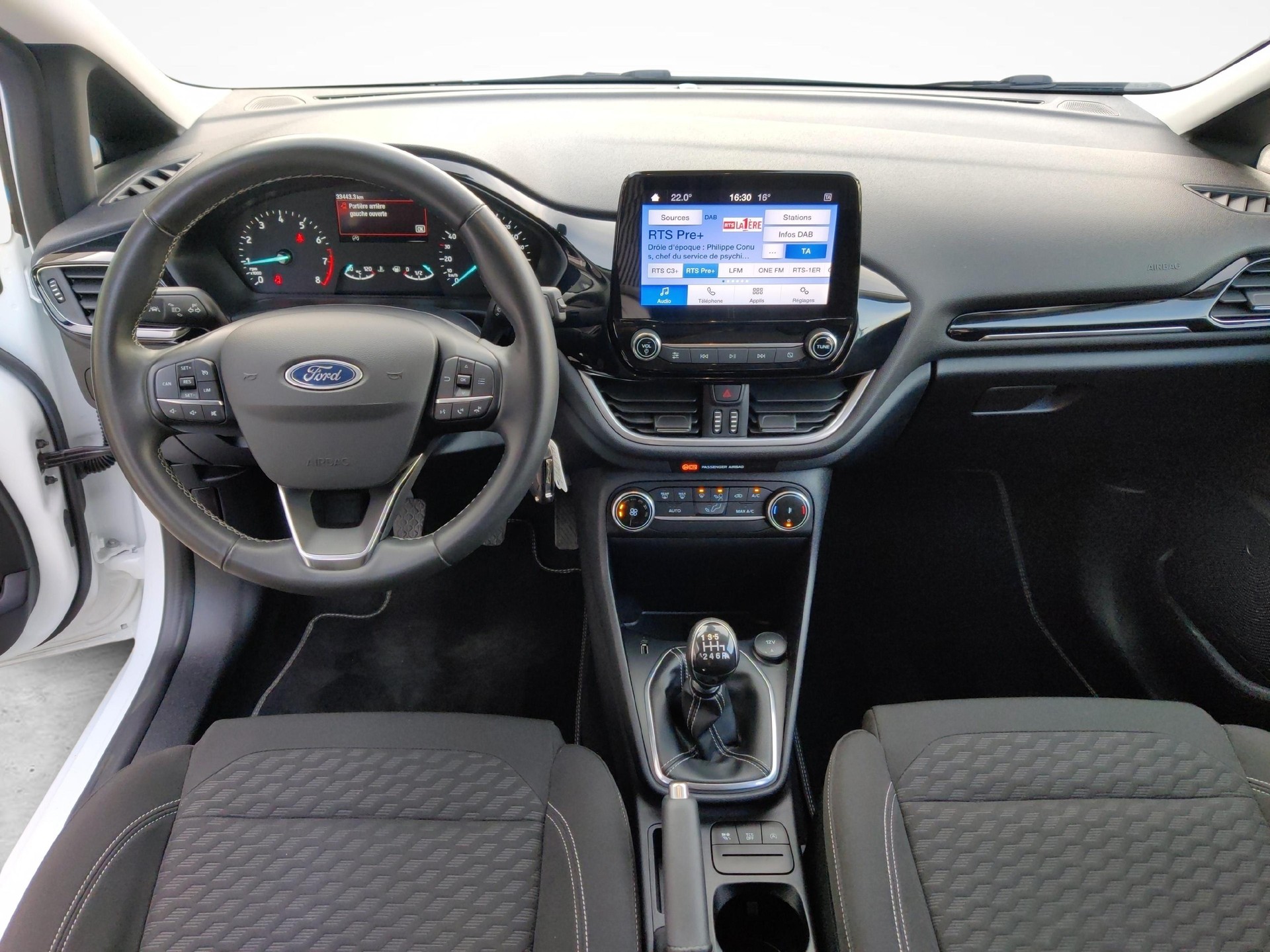 FORD Fiesta 1.0 EcoB Hybrid Titanium-image-9
